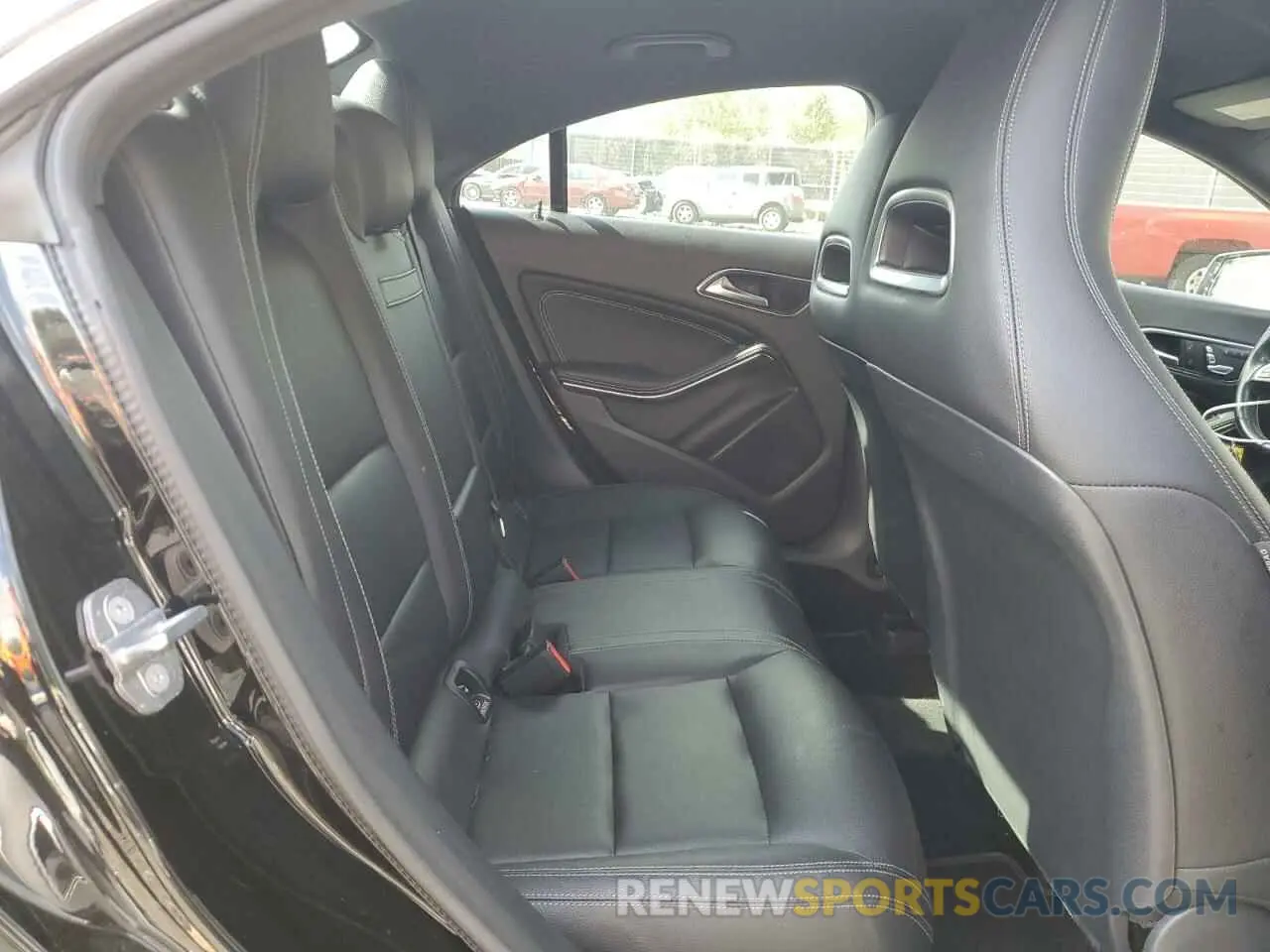10 fotografías del automóvil dañado WDDSJ4GB1KN762267 MERCEDES-BENZ CLA-CLASS 2019
