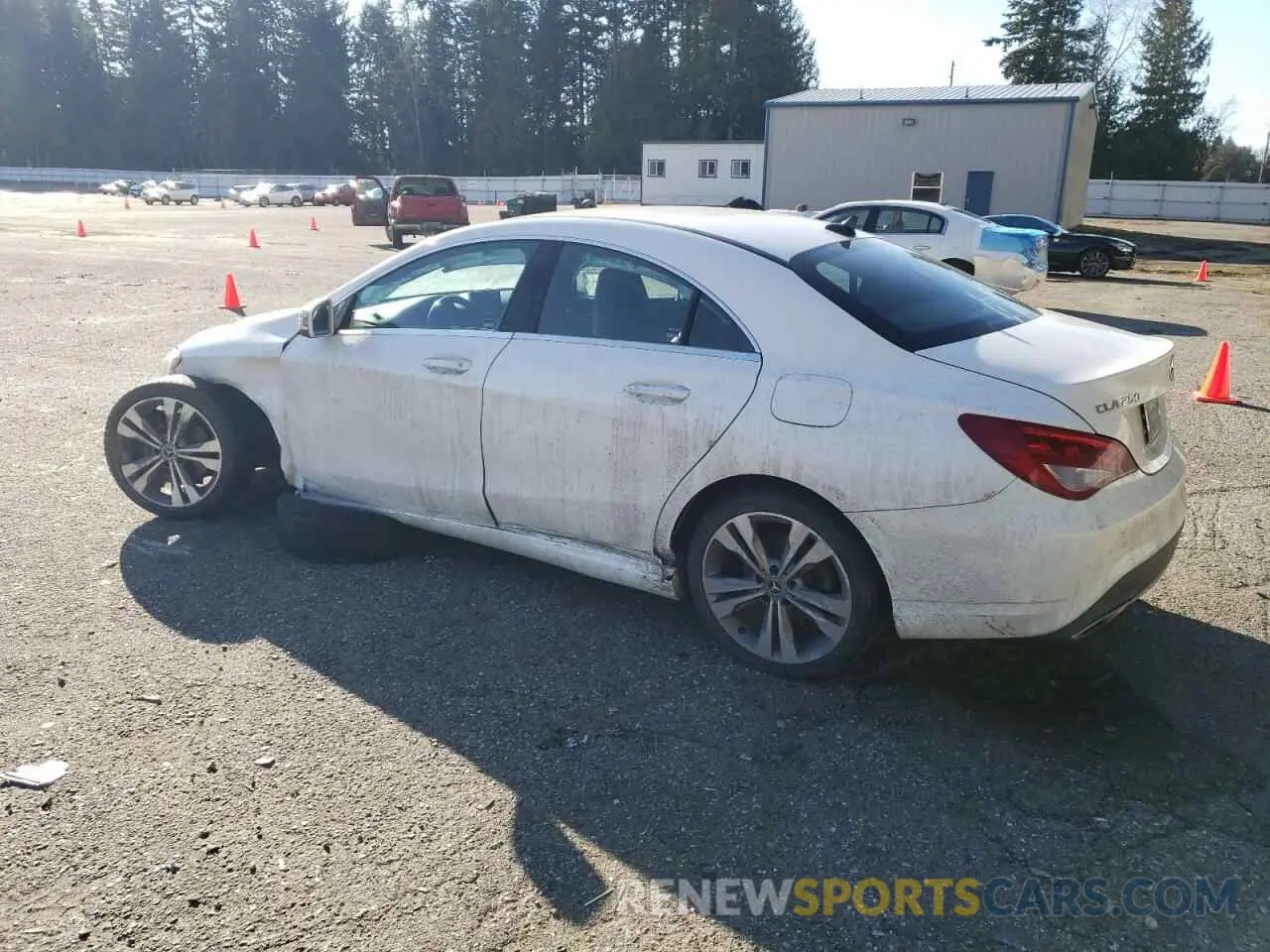 2 fotografías del automóvil dañado WDDSJ4GB2KN723526 MERCEDES-BENZ CLA-CLASS 2019