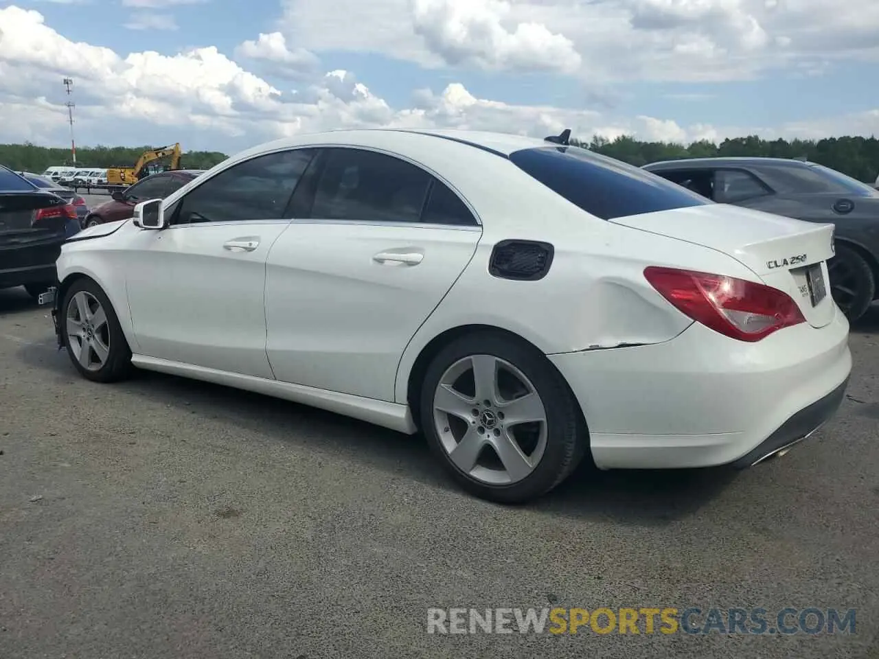 2 fotografías del automóvil dañado WDDSJ4GB2KN740407 MERCEDES-BENZ CLA-CLASS 2019