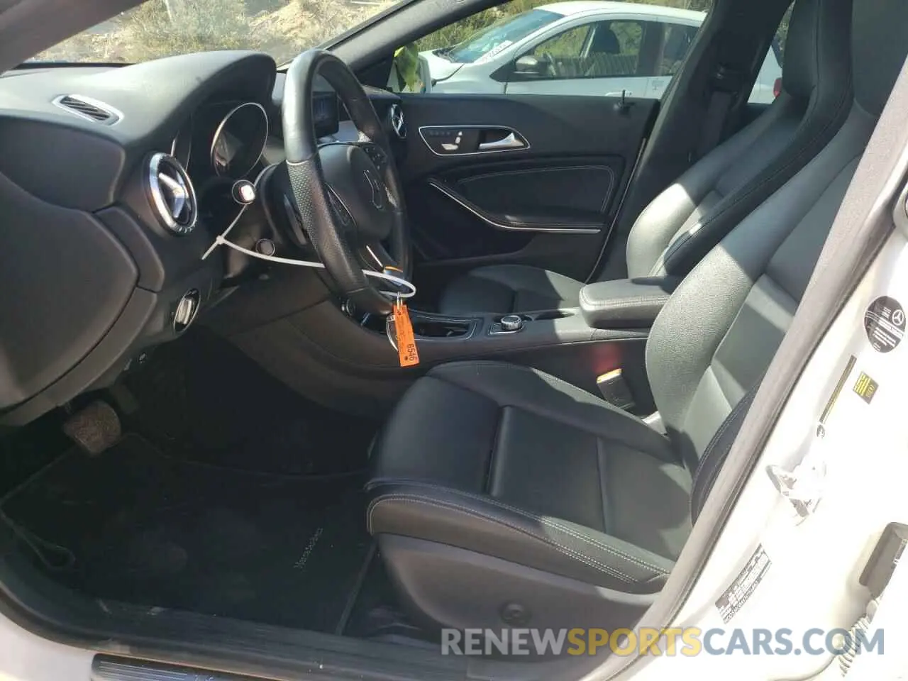 7 fotografías del automóvil dañado WDDSJ4GB4KN756883 MERCEDES-BENZ CLA-CLASS 2019