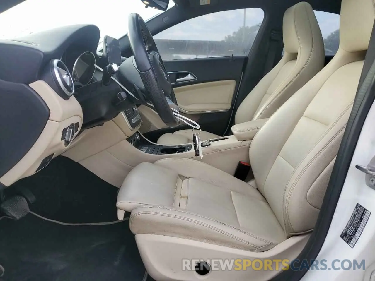 7 fotografías del automóvil dañado WDDSJ4GB7KN740001 MERCEDES-BENZ CLA-CLASS 2019