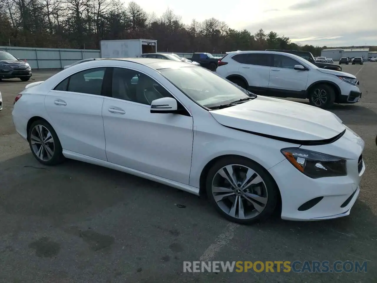 4 fotografías del automóvil dañado WDDSJ4GB8KN725622 MERCEDES-BENZ CLA-CLASS 2019
