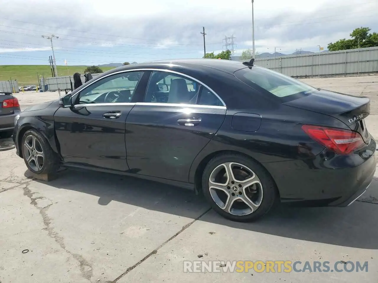 2 fotografías del automóvil dañado WDDSJ4GB9KN760895 MERCEDES-BENZ CLA-CLASS 2019