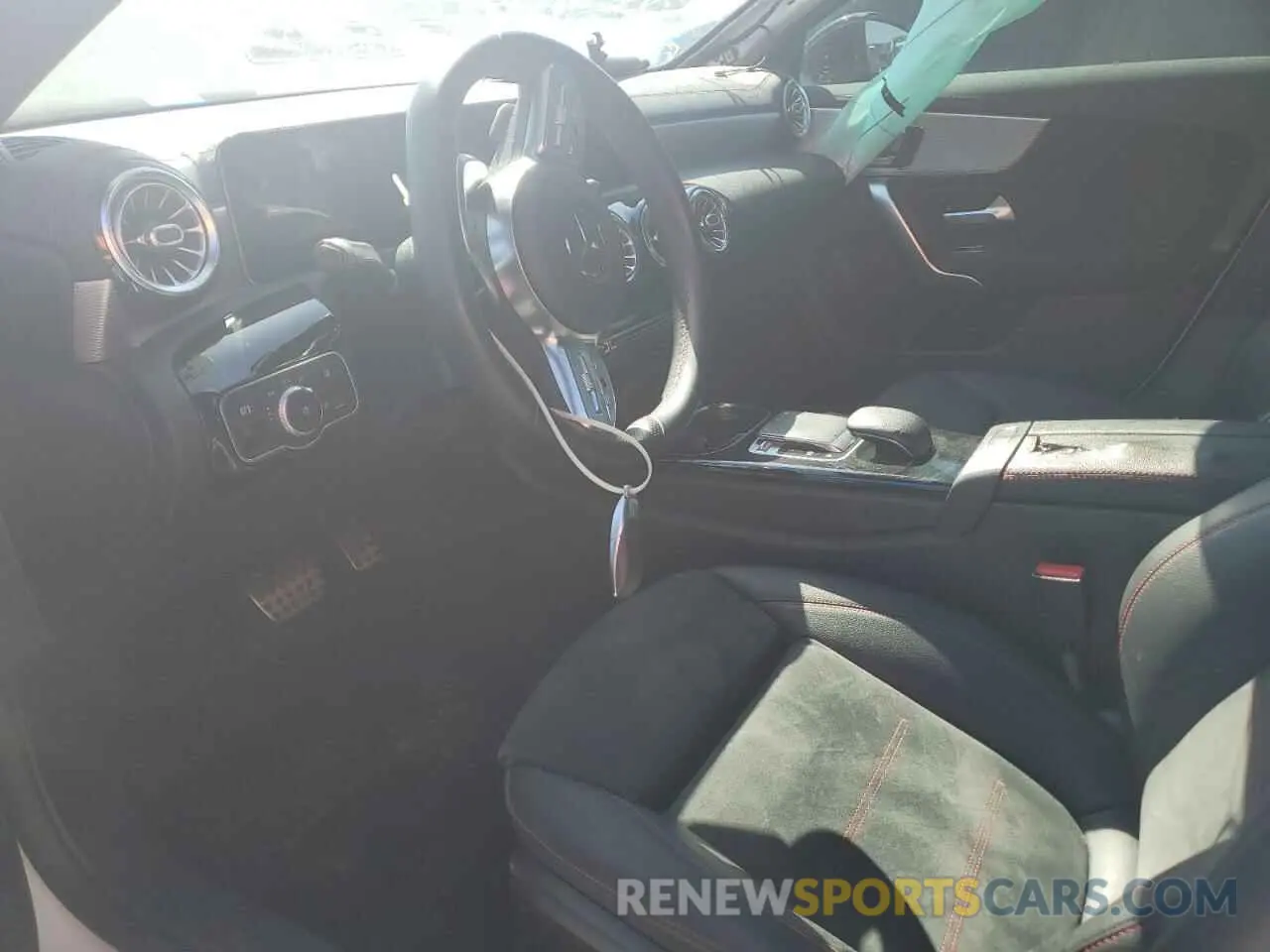 7 fotografías del automóvil dañado WDD5J4GB0LN035801 MERCEDES-BENZ CLA-CLASS 2020