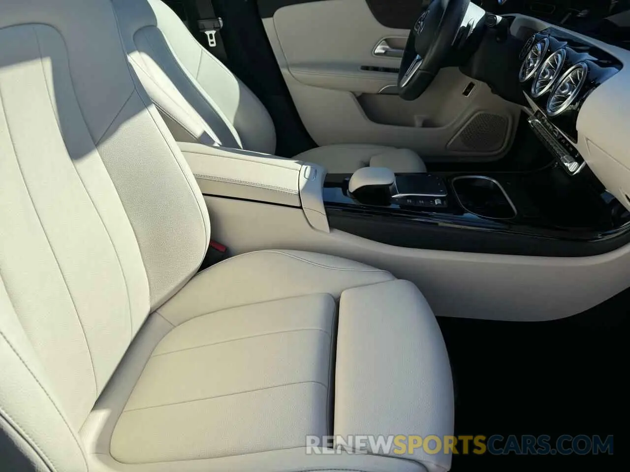 5 fotografías del automóvil dañado W1K5J4GB6MN153935 MERCEDES-BENZ CLA-CLASS 2021