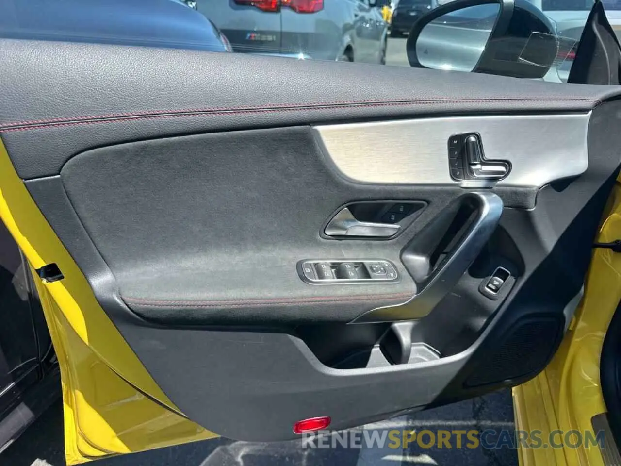4 fotografías del automóvil dañado W1K5J4GB8PN386185 MERCEDES-BENZ CLA-CLASS 2023