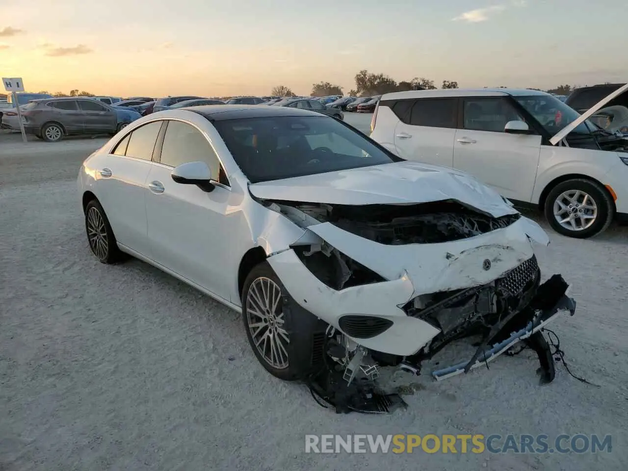 4 fotografías del automóvil dañado W1K5J4HB7RN453540 MERCEDES-BENZ CLA-CLASS 2024