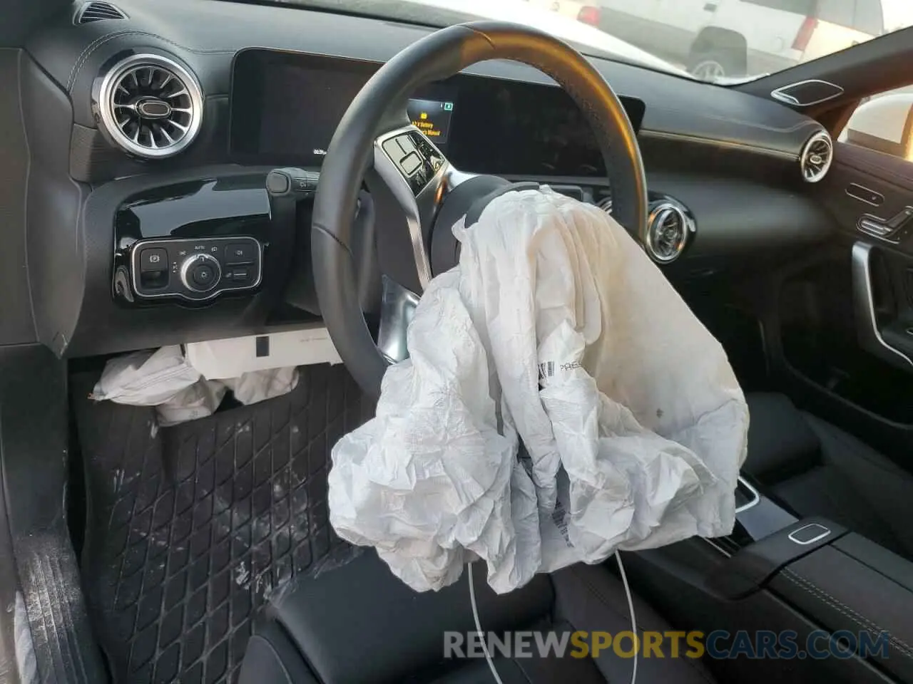 8 fotografías del automóvil dañado W1K5J4HB7RN453540 MERCEDES-BENZ CLA-CLASS 2024