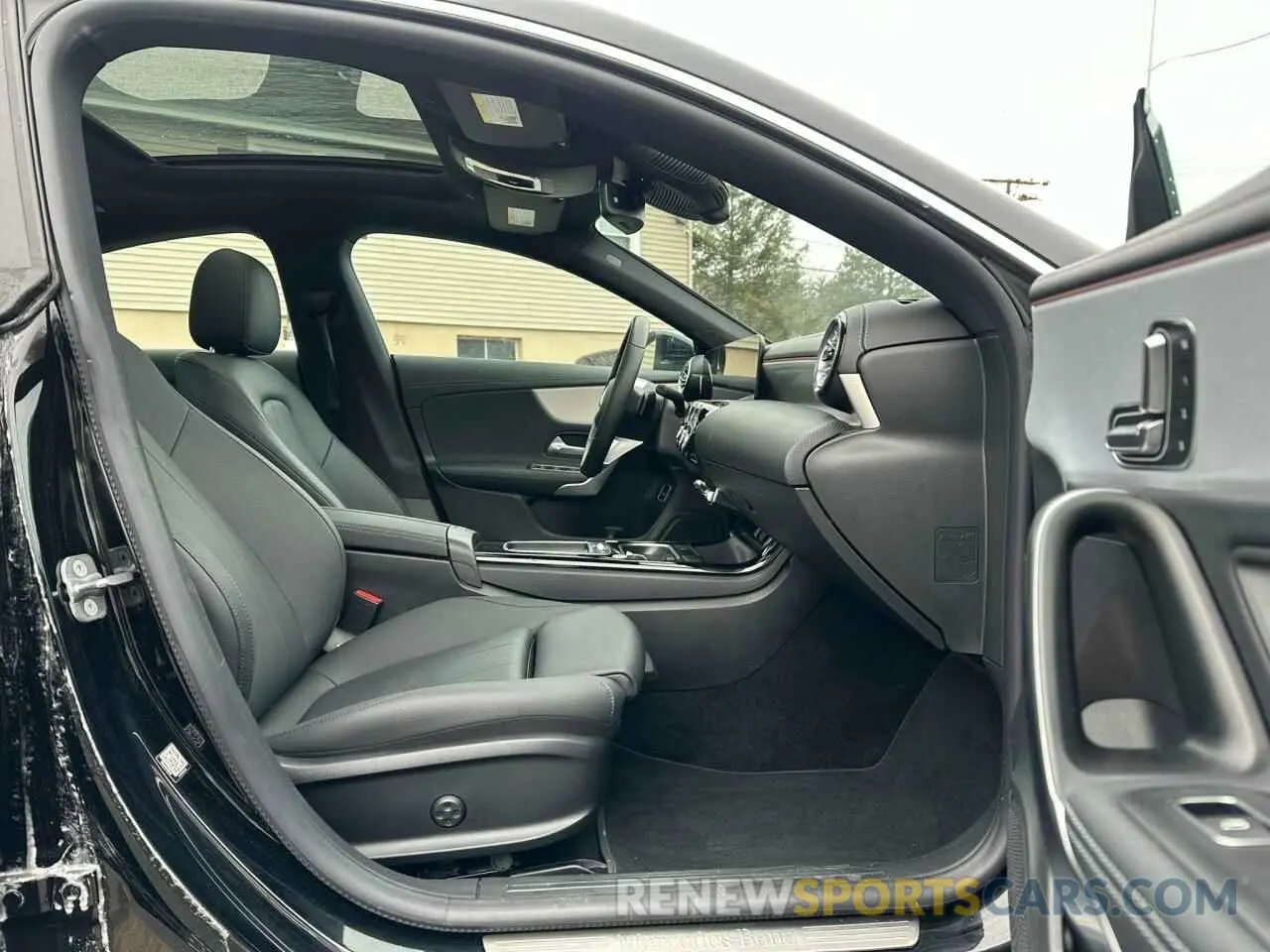 7 fotografías del automóvil dañado W1K5J4GB1SN517384 MERCEDES-BENZ CLA-CLASS 2025