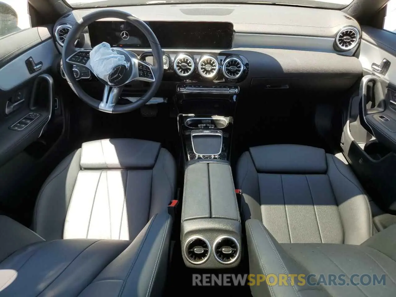 8 fotografías del automóvil dañado W1K5J4GB5SN519414 MERCEDES-BENZ CLA-CLASS 2025
