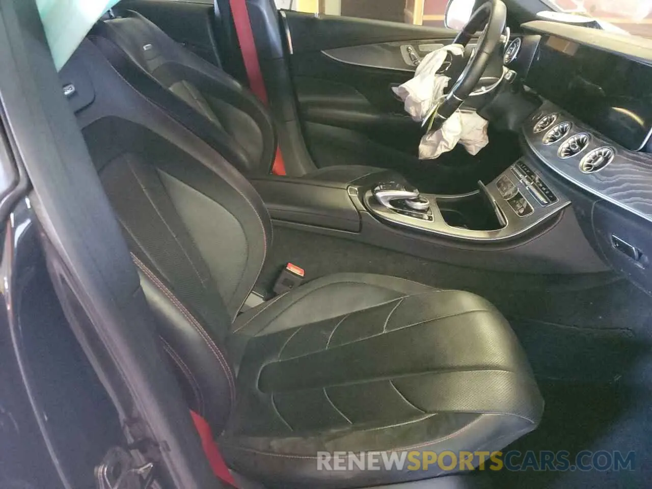 5 fotografías del automóvil dañado WDD2J6BB0KA029282 MERCEDES-BENZ CLC-CLASS 2019
