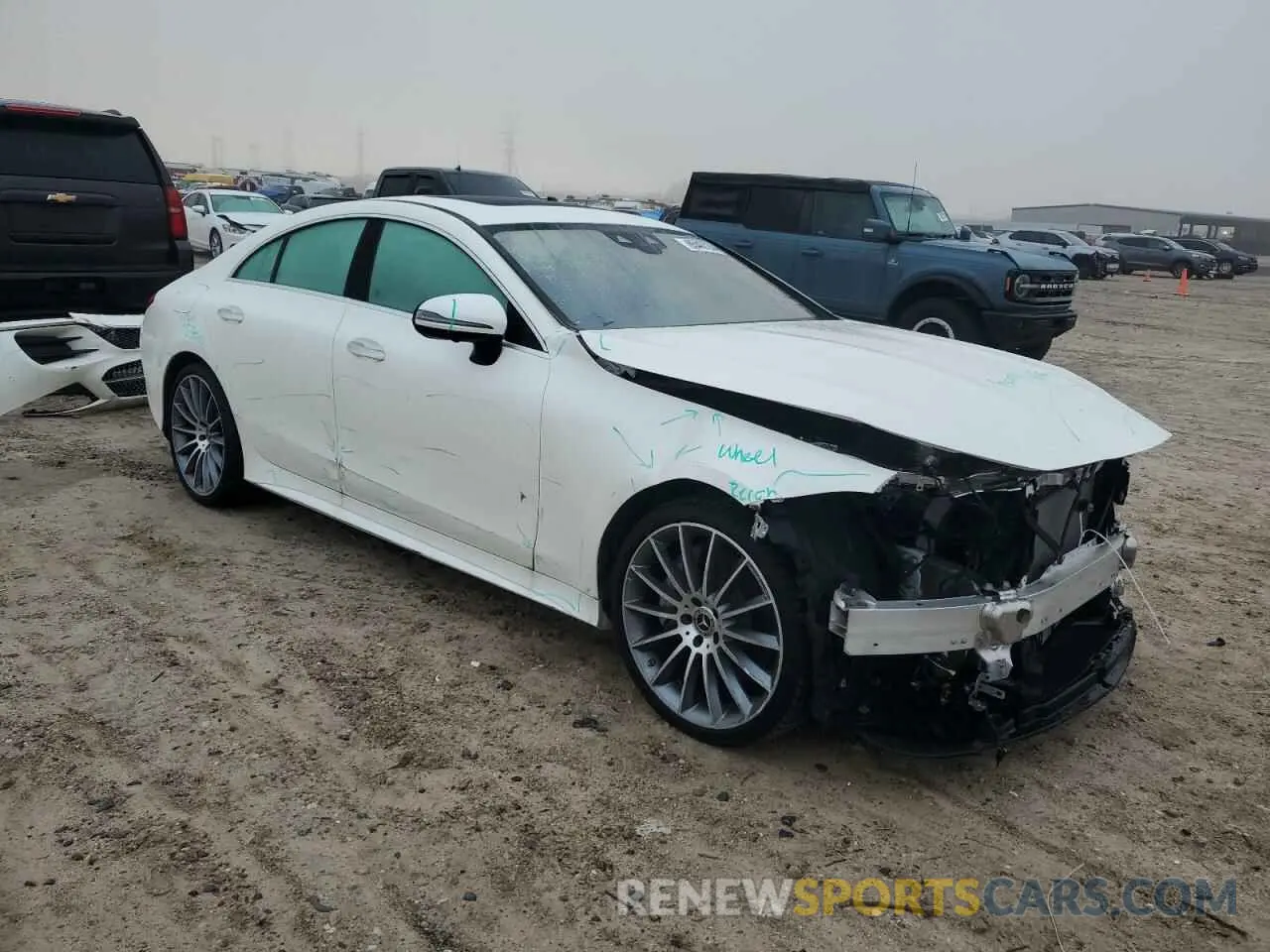 4 fotografías del automóvil dañado WDD2J5JB3LA054691 MERCEDES-BENZ CLC-CLASS 2020