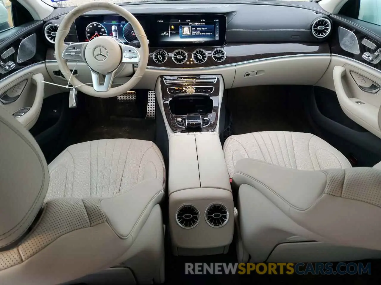8 fotografías del automóvil dañado WDD2J5JB3LA054691 MERCEDES-BENZ CLC-CLASS 2020