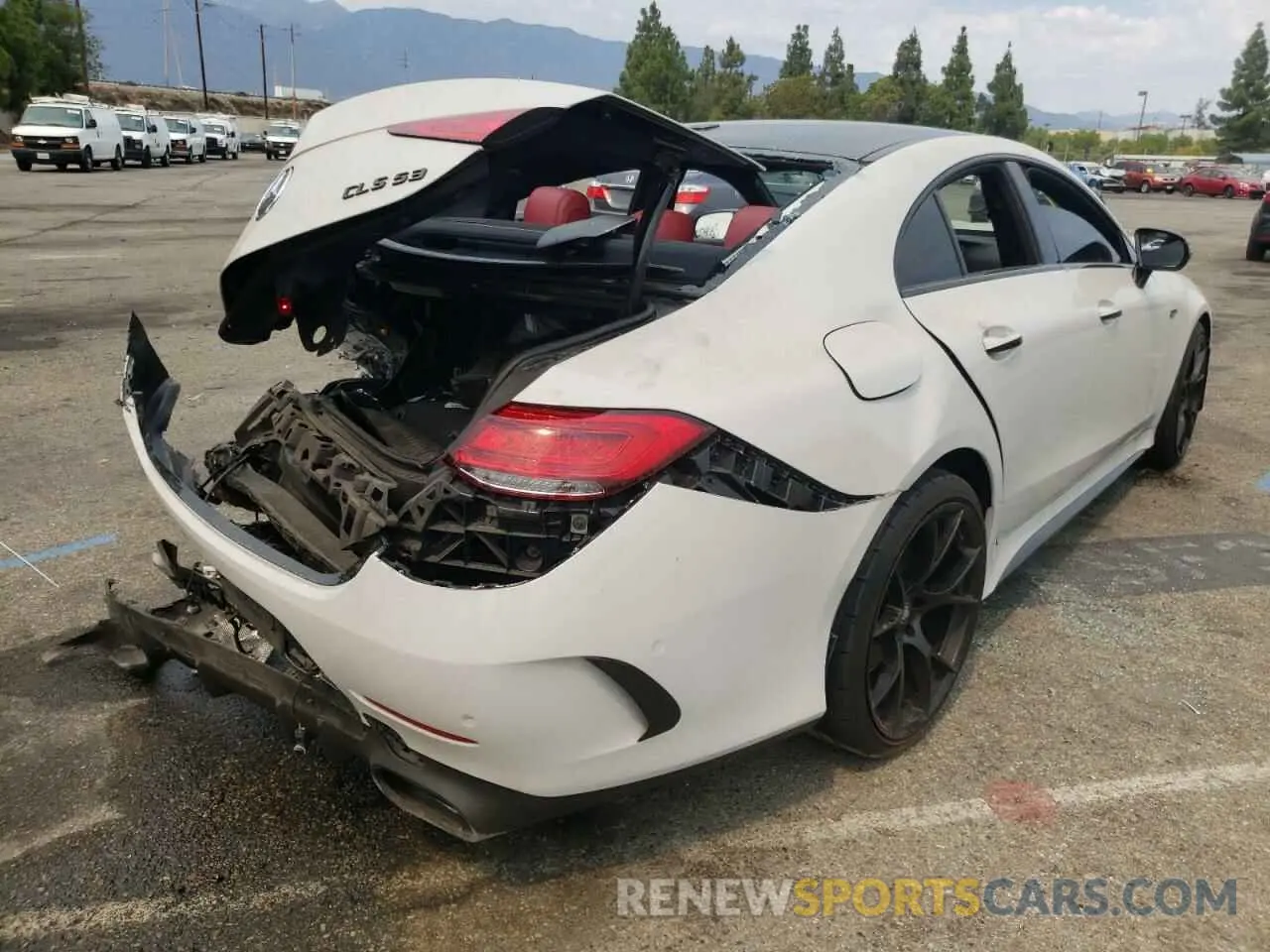 4 fotografías del automóvil dañado WDD2J6BB1LA049669 MERCEDES-BENZ CLC-CLASS 2020