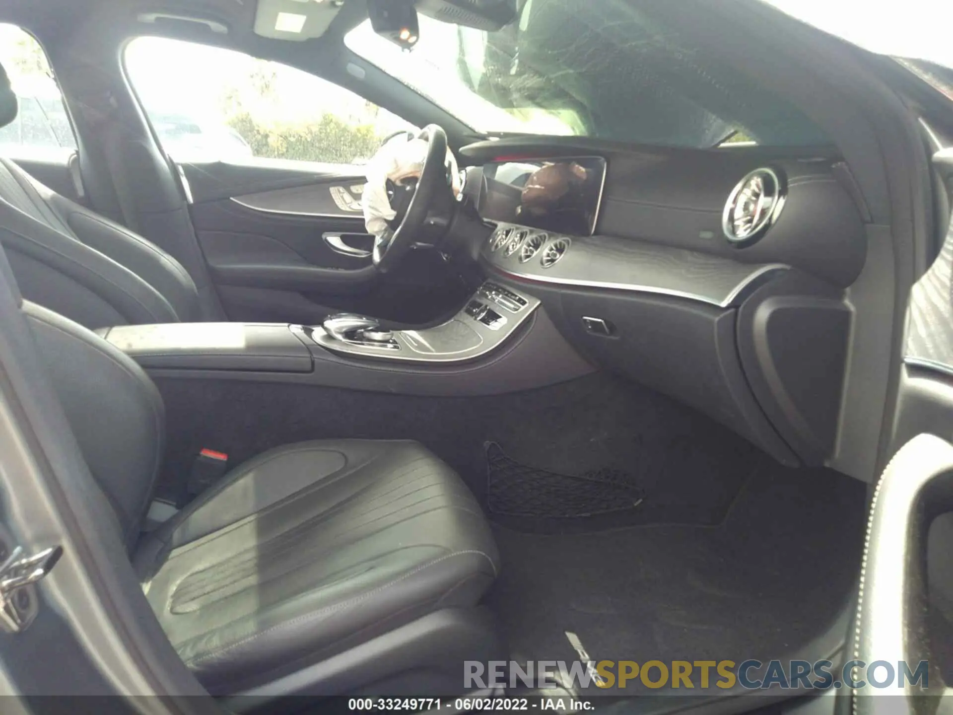 5 fotografías del automóvil dañado WDD2J5JBXKA037711 MERCEDES-BENZ CLS 2019