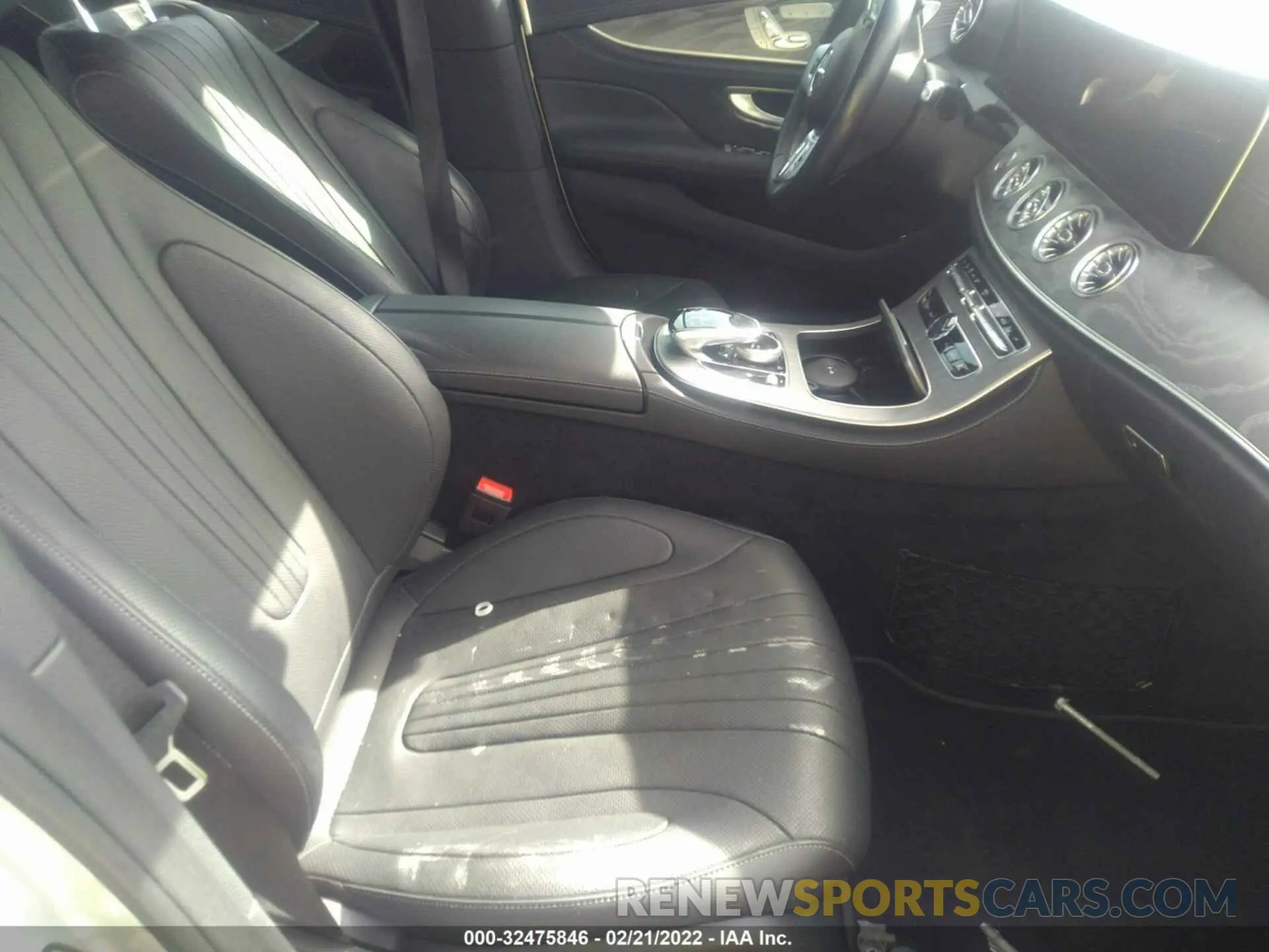5 fotografías del automóvil dañado WDD2J5JB9LA052413 MERCEDES-BENZ CLS 2020