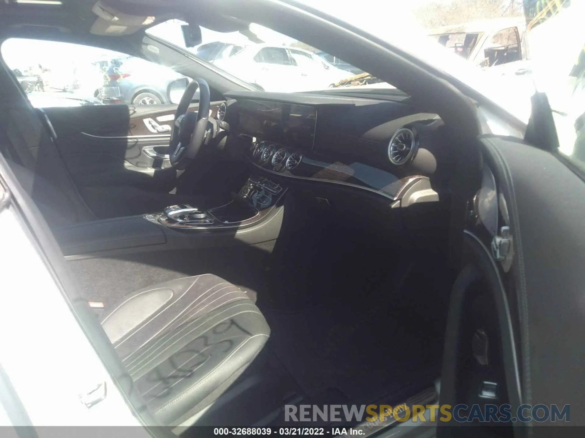 5 fotografías del automóvil dañado WDD2J5KB0LA049835 MERCEDES-BENZ CLS 2020