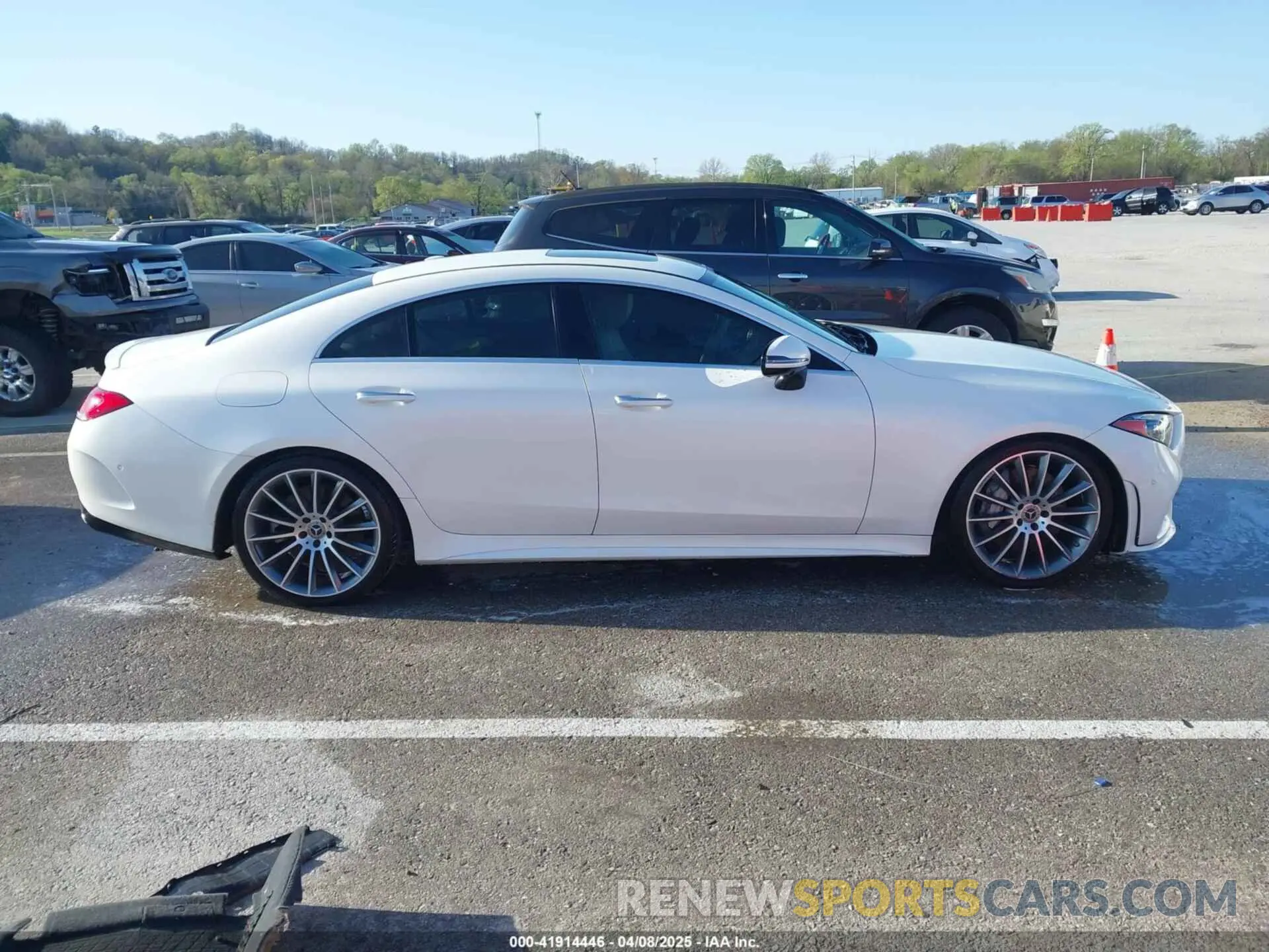 14 fotografías del automóvil dañado WDD2J5JB3KA008387 MERCEDES-BENZ CLS 450 2019
