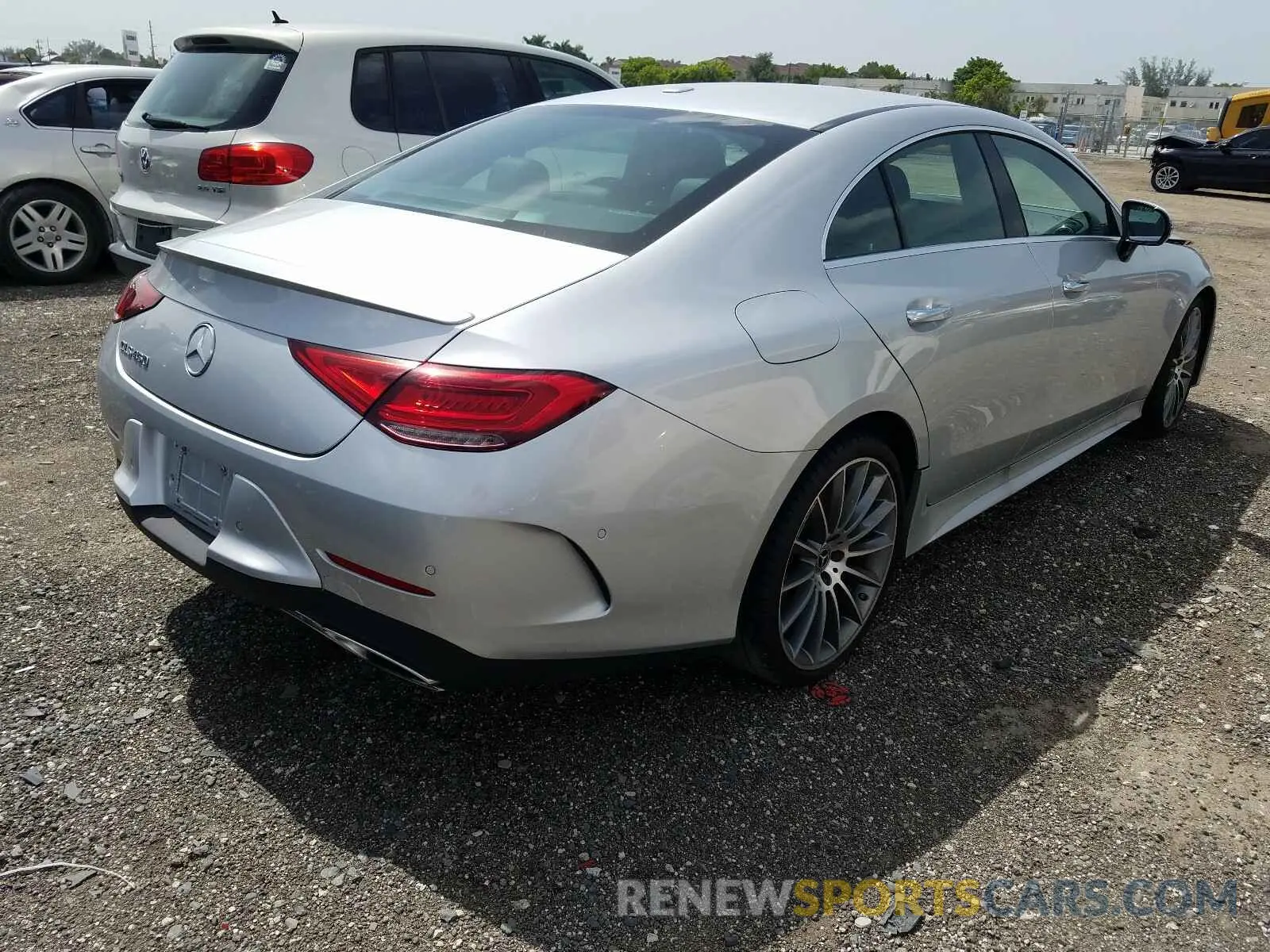 4 fotografías del automóvil dañado WDD2J5JB3KA035198 MERCEDES-BENZ CLS 450 2019