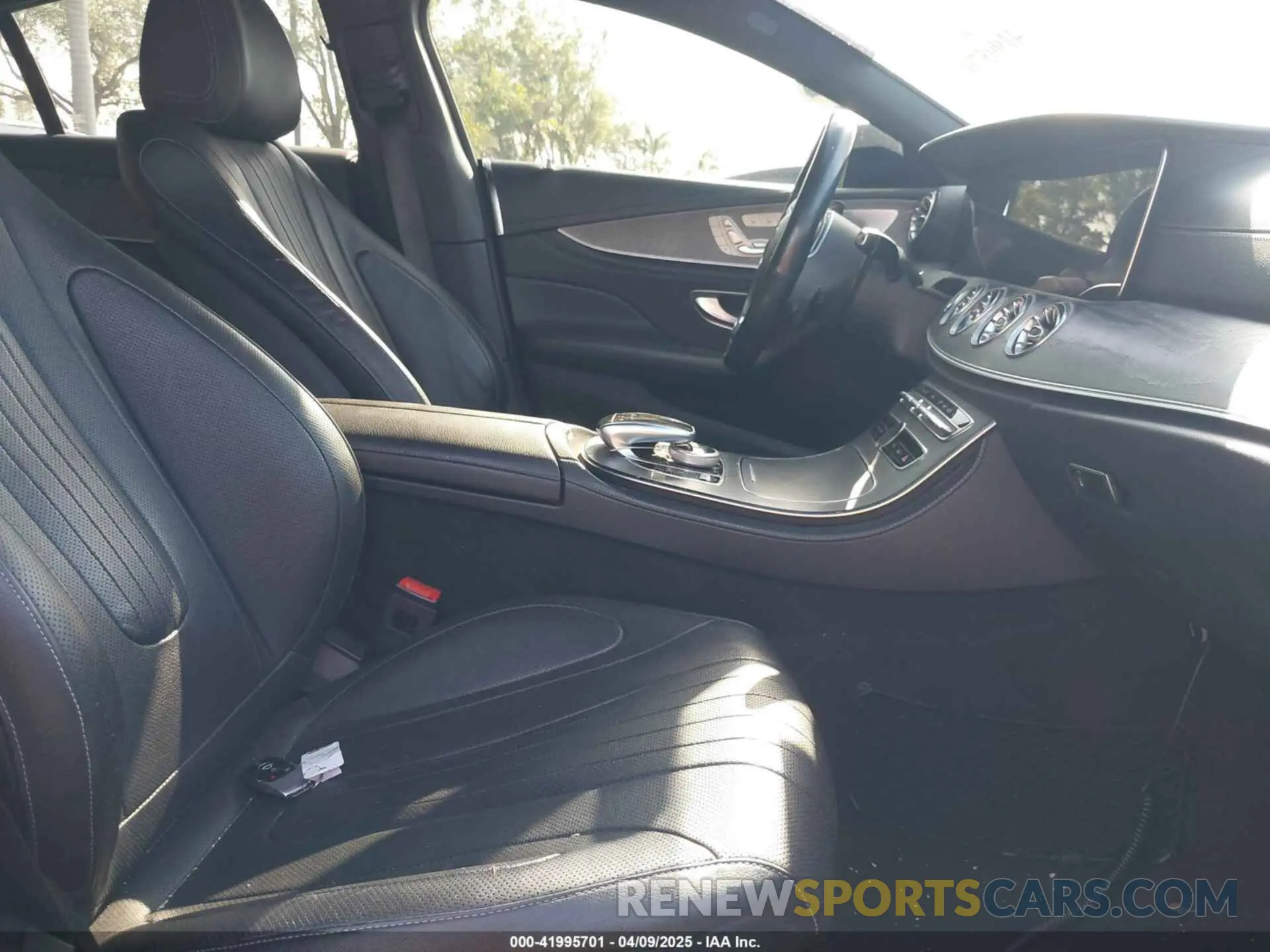 5 fotografías del automóvil dañado WDD2J5KB5KA041082 MERCEDES-BENZ CLS 450 2019