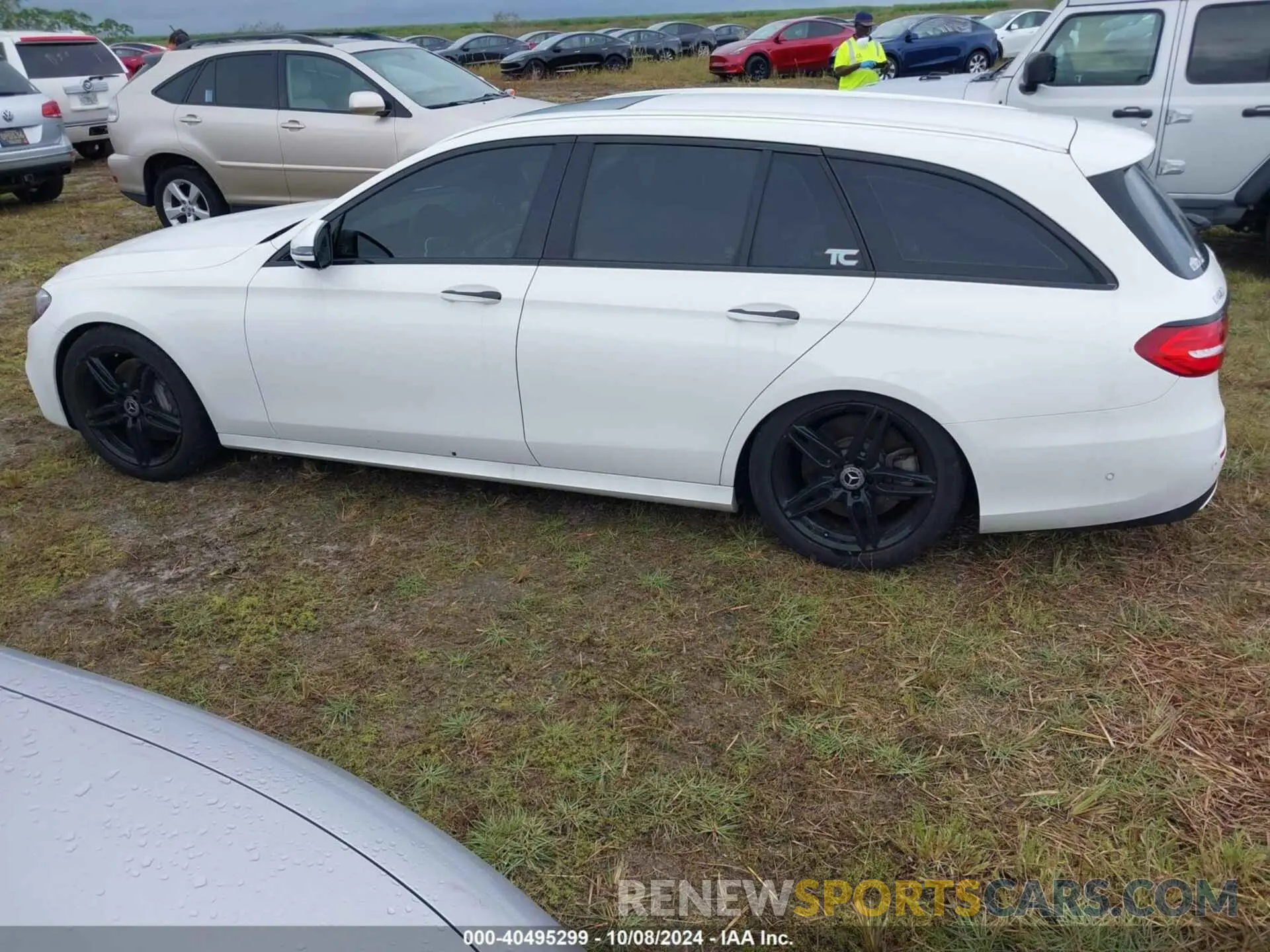 14 fotografías del automóvil dañado WDDZH6JB4KA643294 MERCEDES-BENZ E 2019