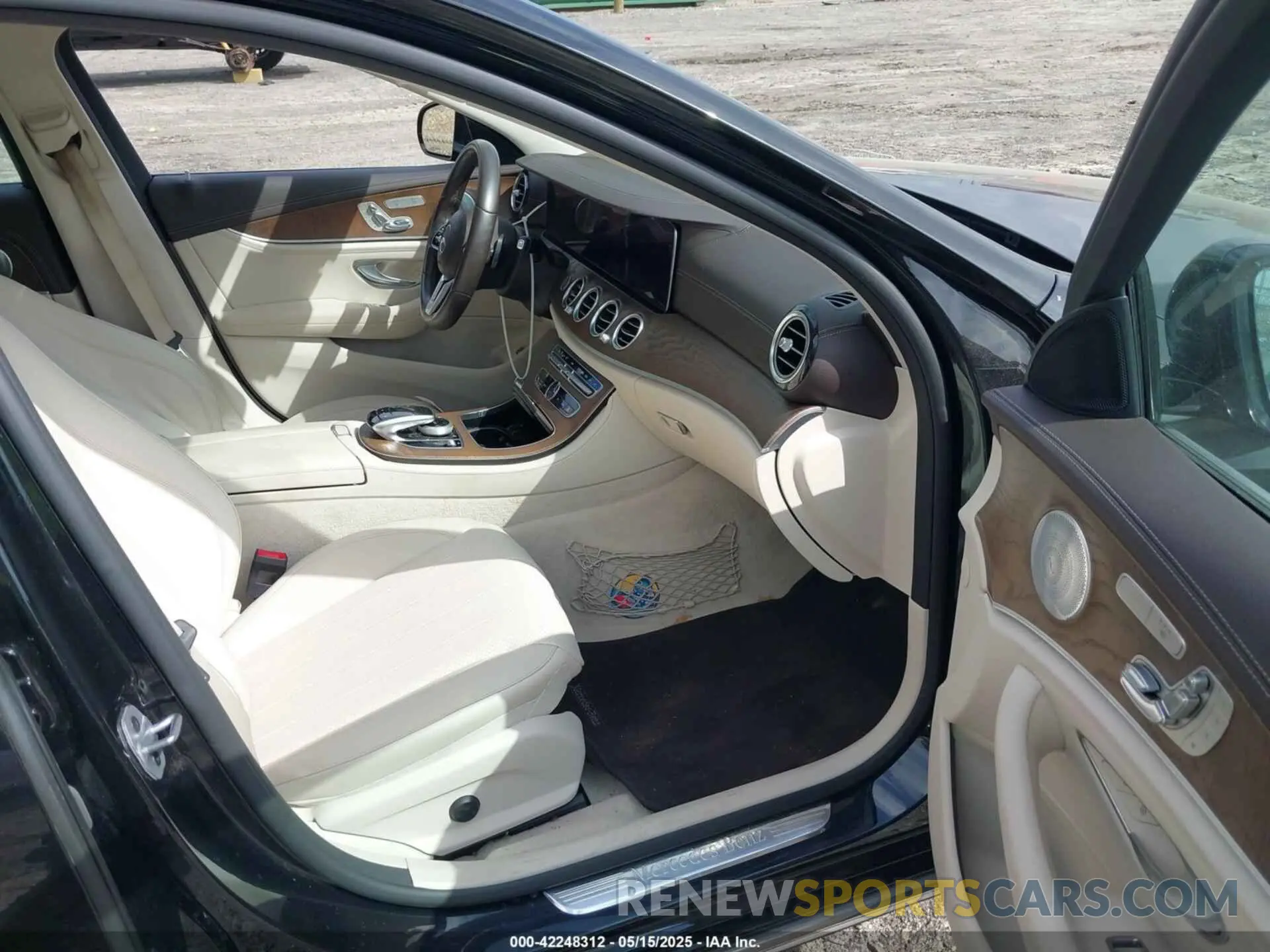 5 fotografías del automóvil dañado WDDZF4JB1KA580990 MERCEDES-BENZ E 300 2019