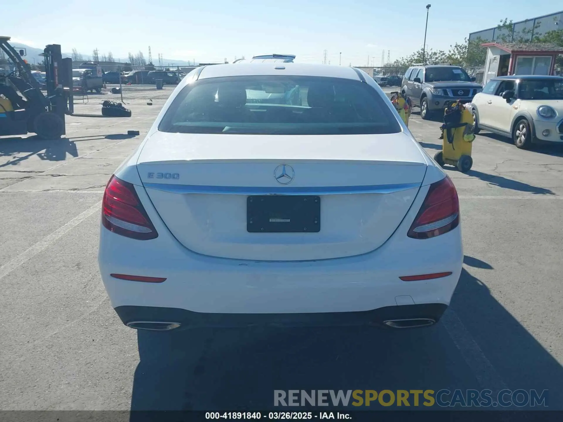 17 fotografías del automóvil dañado WDDZF4JB1KA686212 MERCEDES-BENZ E 300 2019