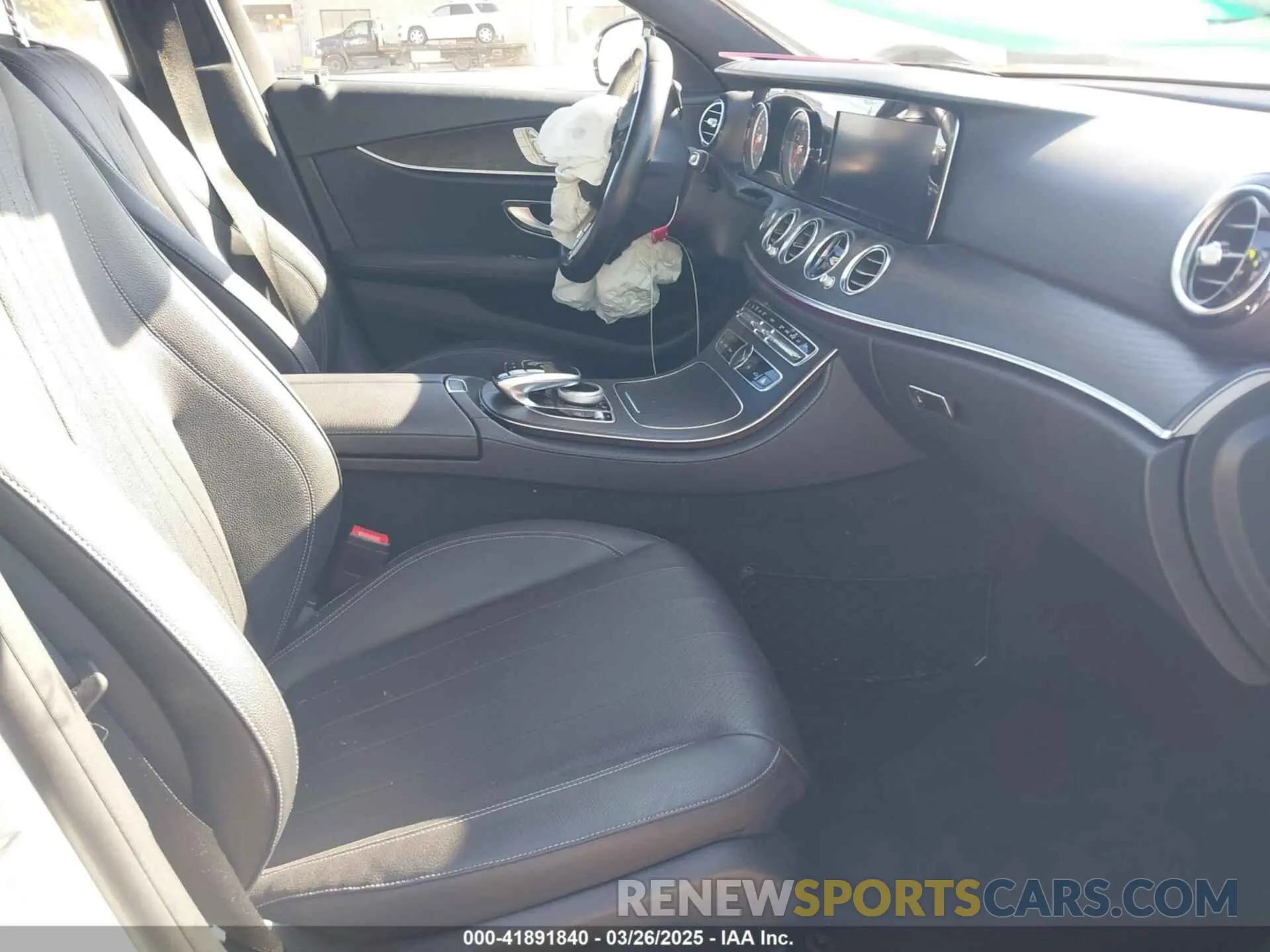5 fotografías del automóvil dañado WDDZF4JB1KA686212 MERCEDES-BENZ E 300 2019