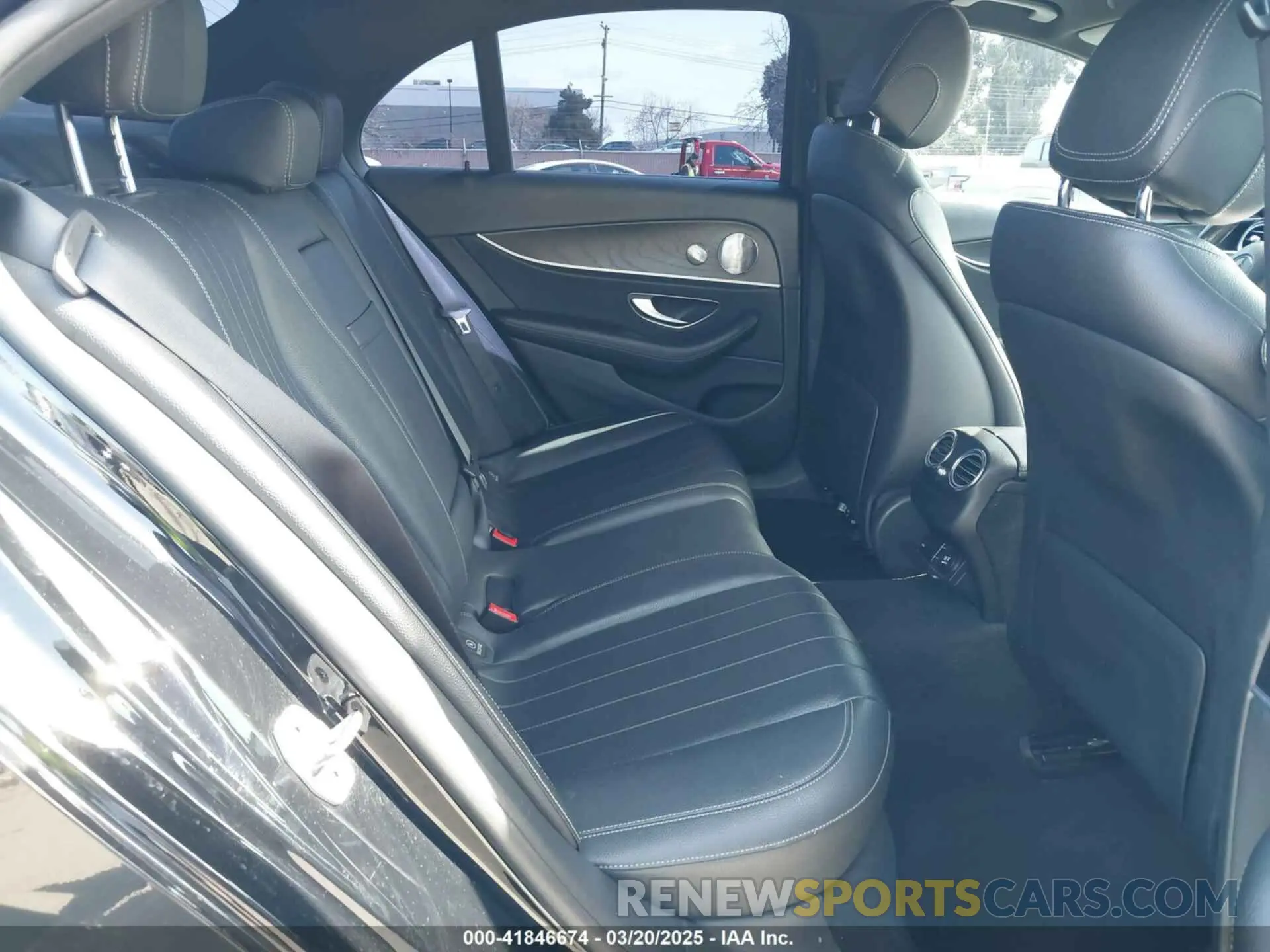 8 fotografías del automóvil dañado WDDZF4JB9KA509360 MERCEDES-BENZ E 300 2019