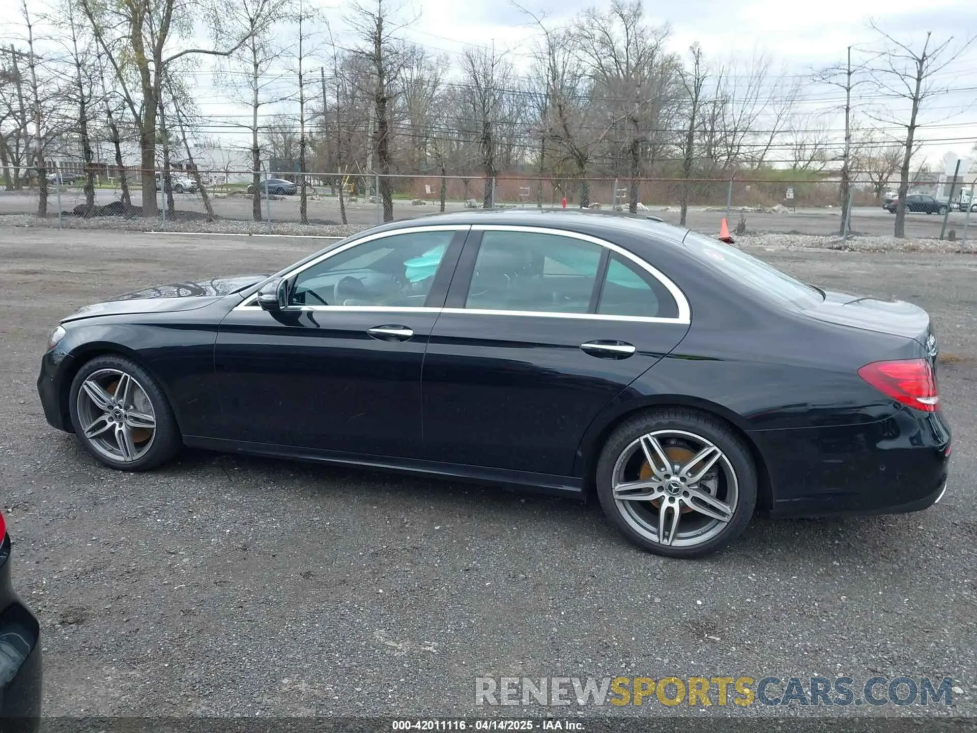 14 fotografías del automóvil dañado WDDZF4KB0KA545145 MERCEDES-BENZ E 300 2019