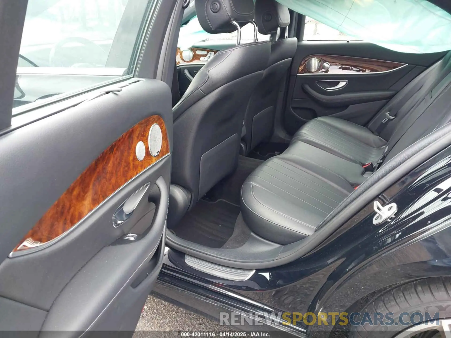 8 fotografías del automóvil dañado WDDZF4KB0KA545145 MERCEDES-BENZ E 300 2019