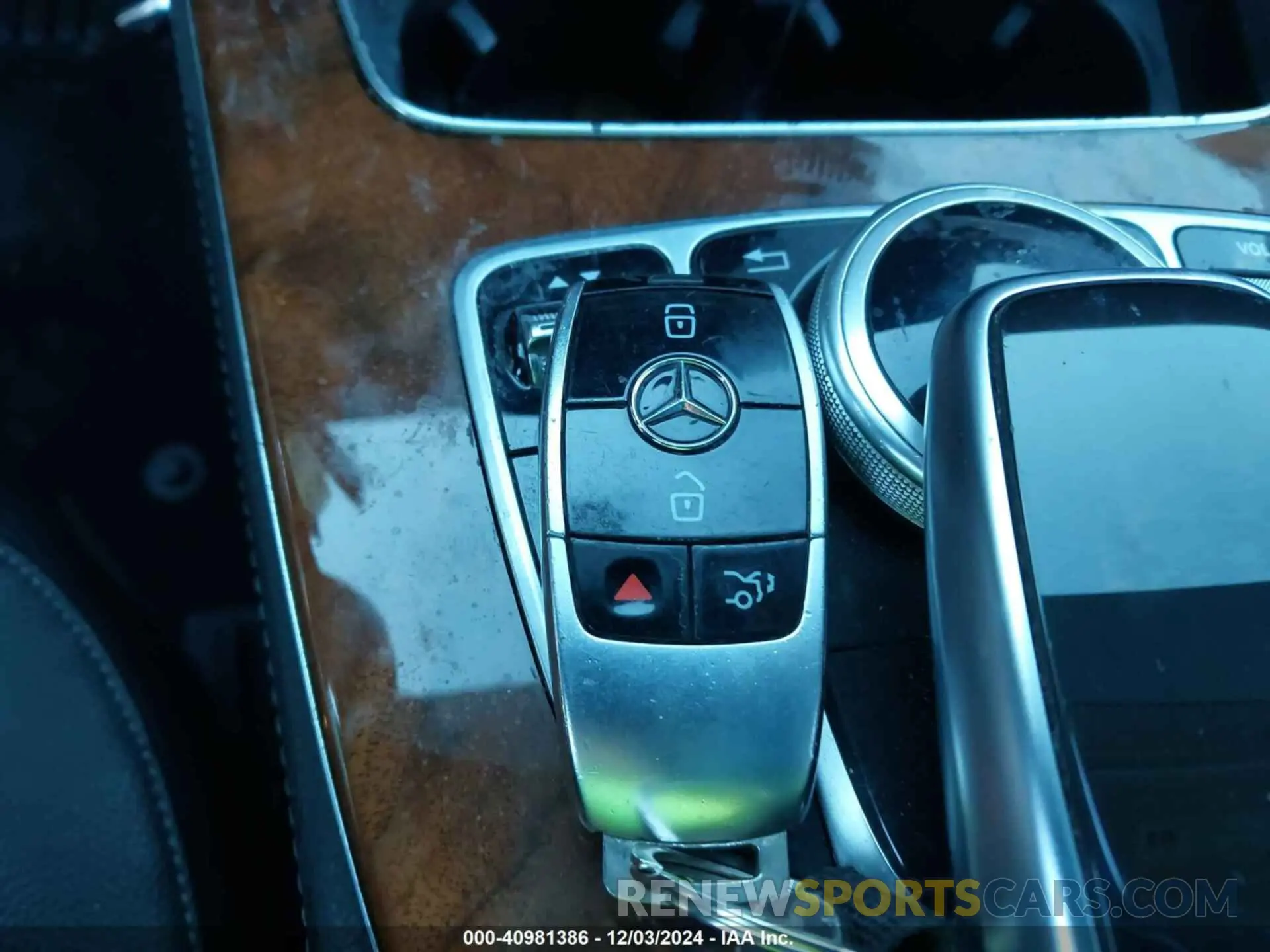 11 fotografías del automóvil dañado WDDZF4KB0KA547798 MERCEDES-BENZ E 300 2019