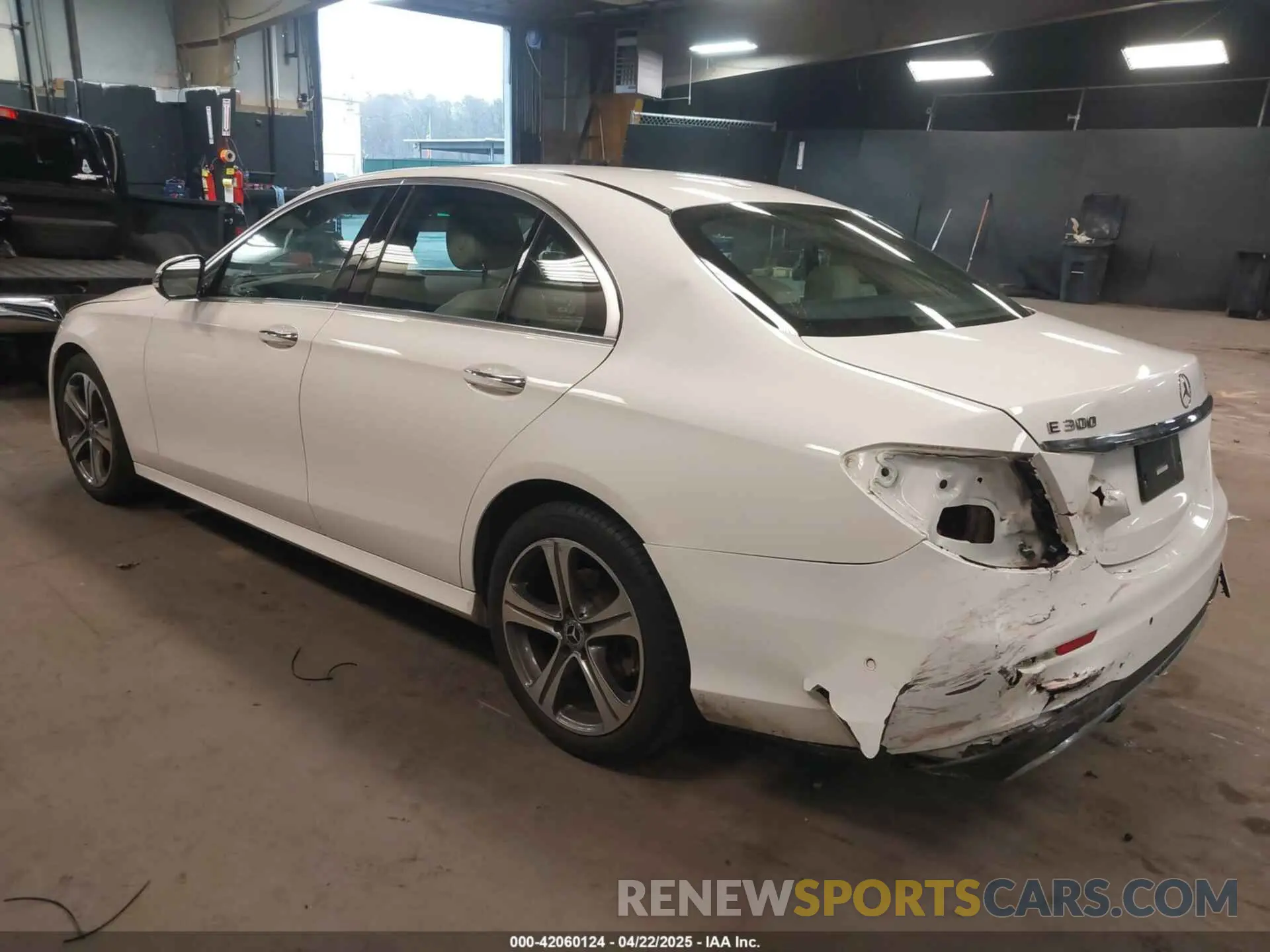 3 fotografías del automóvil dañado WDDZF4KB0KA595852 MERCEDES-BENZ E 300 2019