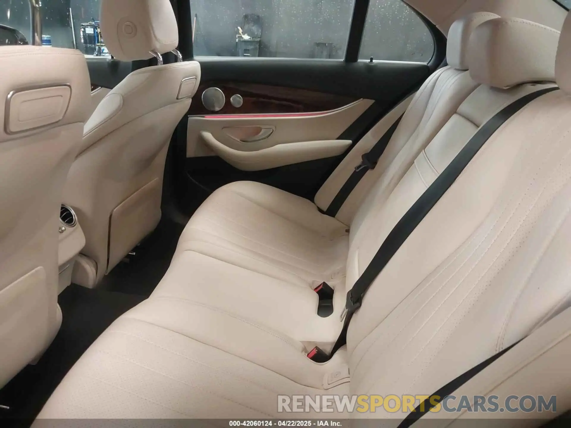 8 fotografías del automóvil dañado WDDZF4KB0KA595852 MERCEDES-BENZ E 300 2019