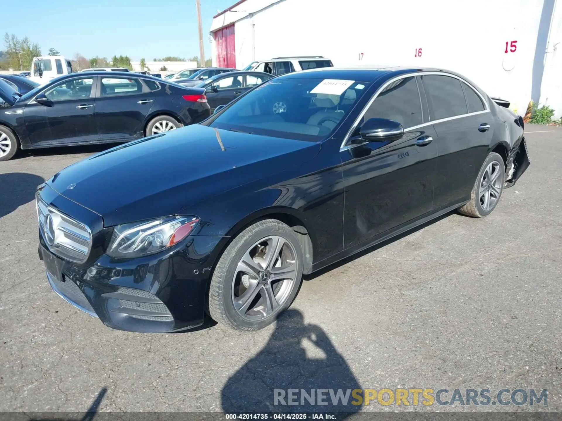 2 fotografías del automóvil dañado WDDZF4KB1KA522389 MERCEDES-BENZ E 300 2019