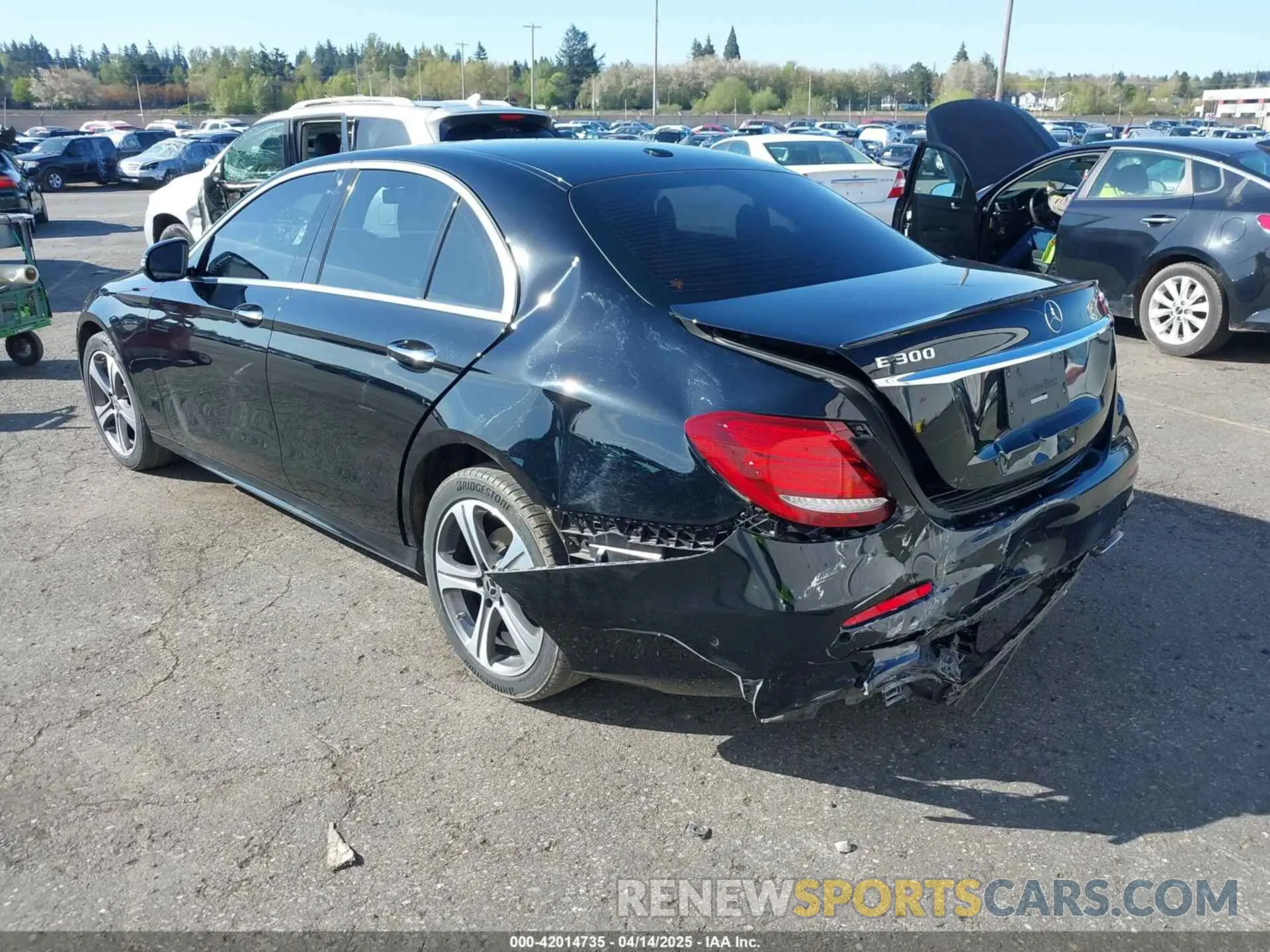3 fotografías del automóvil dañado WDDZF4KB1KA522389 MERCEDES-BENZ E 300 2019