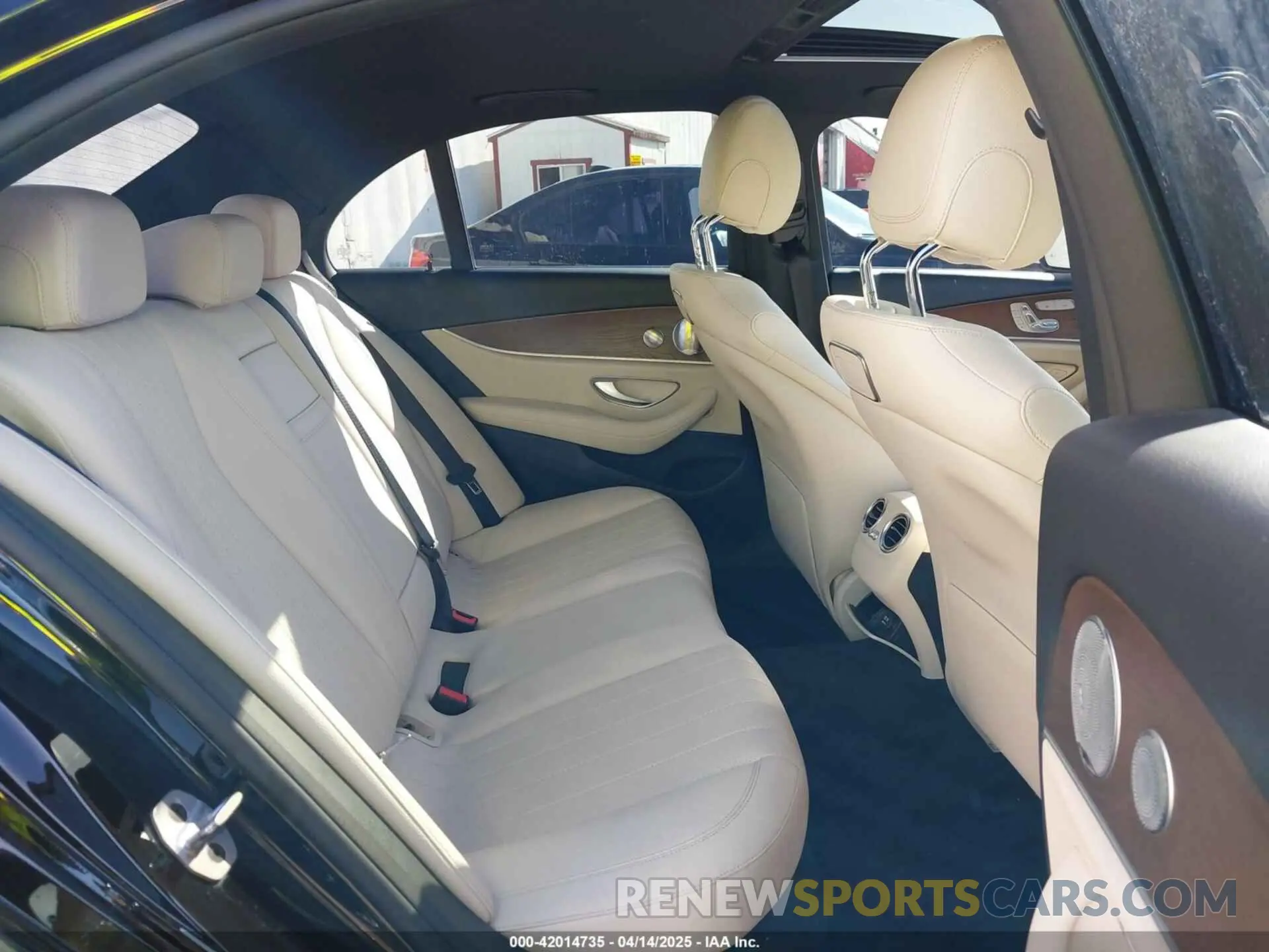 8 fotografías del automóvil dañado WDDZF4KB1KA522389 MERCEDES-BENZ E 300 2019