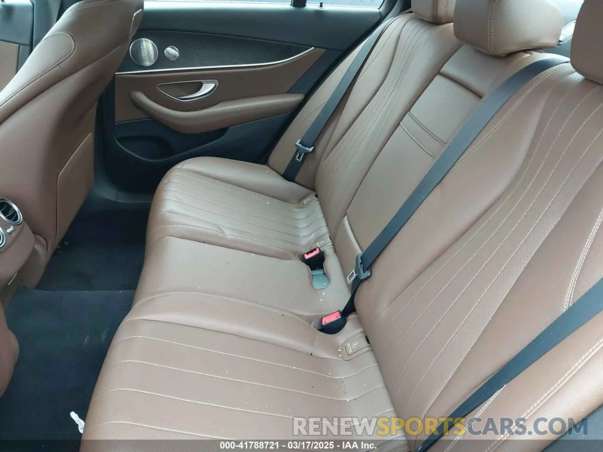 8 fotografías del automóvil dañado WDDZF4KBXKA514520 MERCEDES-BENZ E 300 2019