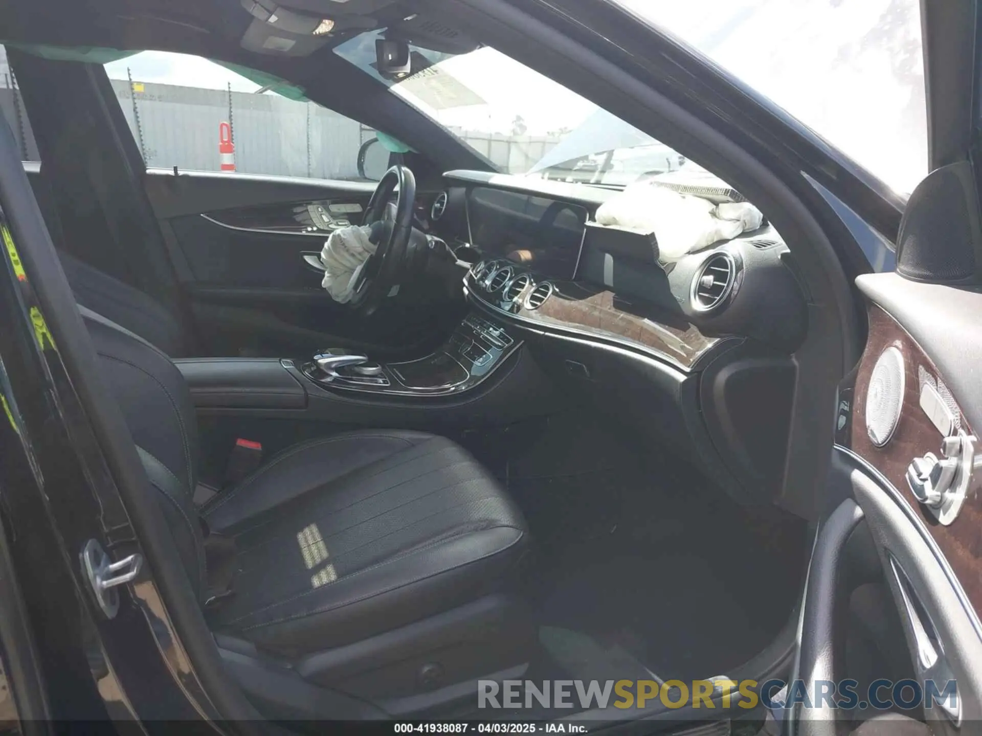 5 fotografías del automóvil dañado W1KZF8DB5LA810132 MERCEDES-BENZ E 350 2020