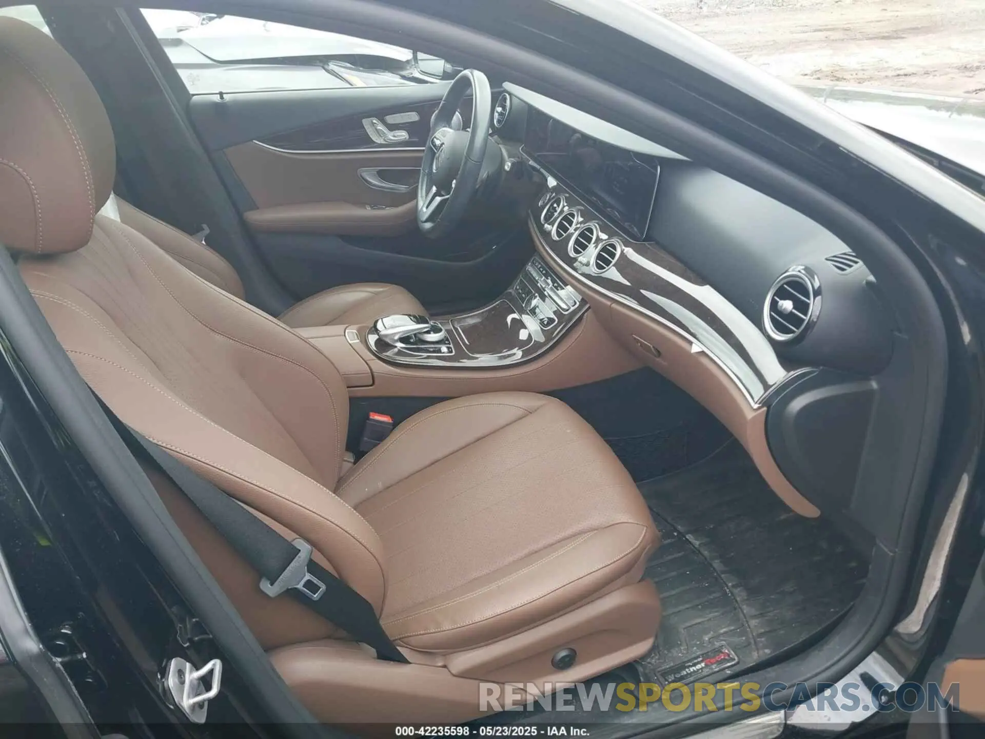 5 fotografías del automóvil dañado W1KZF8EB3LA822200 MERCEDES-BENZ E 350 2020