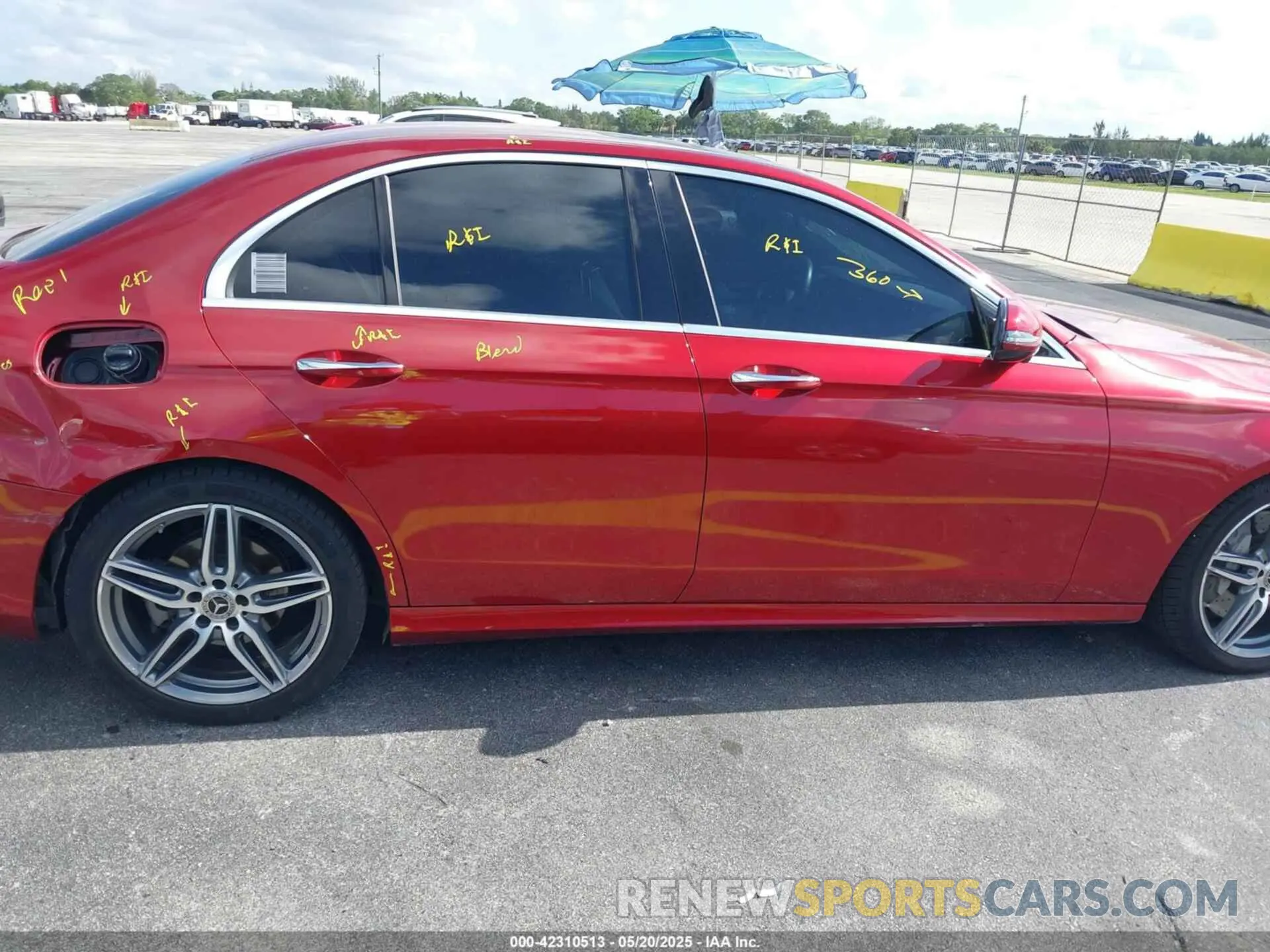 13 fotografías del automóvil dañado WDDZF8DB1LA747787 MERCEDES-BENZ E 350 2020