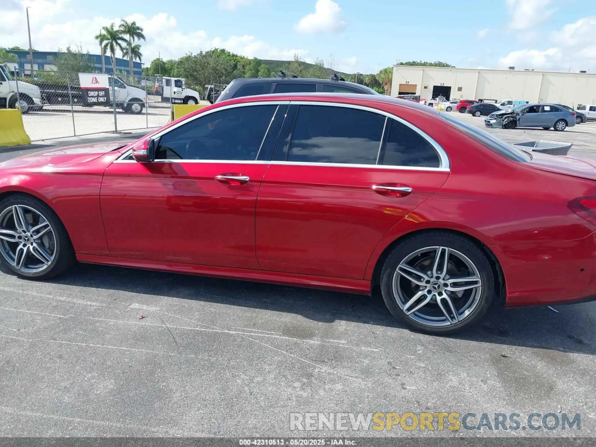 14 fotografías del automóvil dañado WDDZF8DB1LA747787 MERCEDES-BENZ E 350 2020