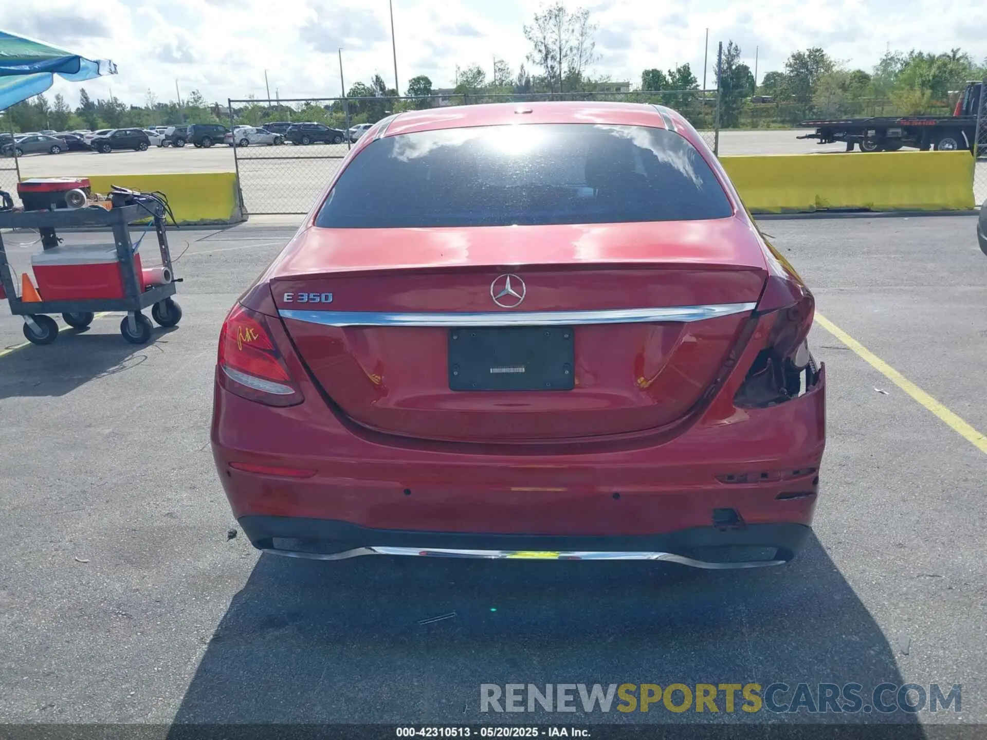 16 fotografías del automóvil dañado WDDZF8DB1LA747787 MERCEDES-BENZ E 350 2020