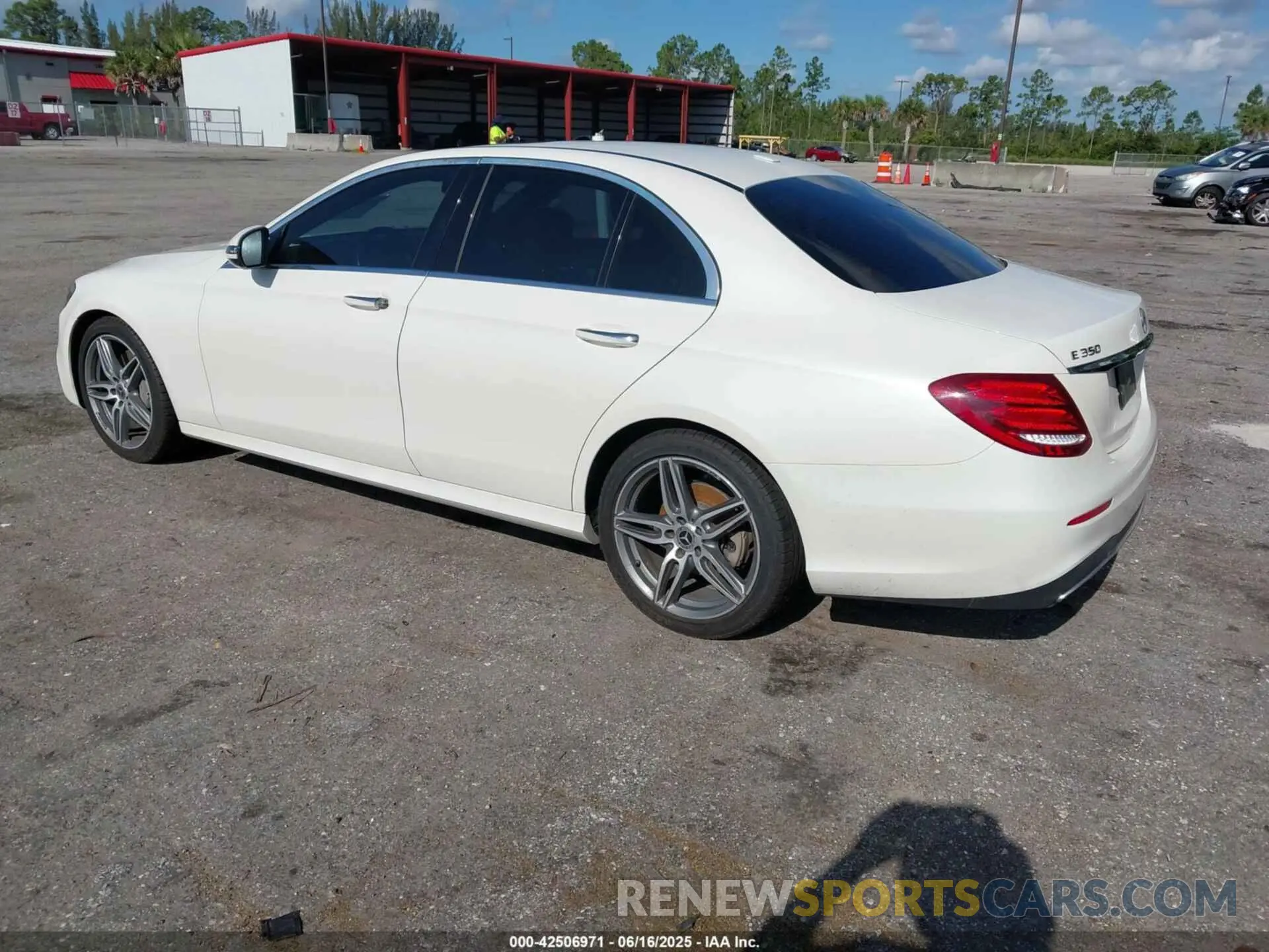 3 fotografías del automóvil dañado WDDZF8DB4LA742910 MERCEDES-BENZ E 350 2020