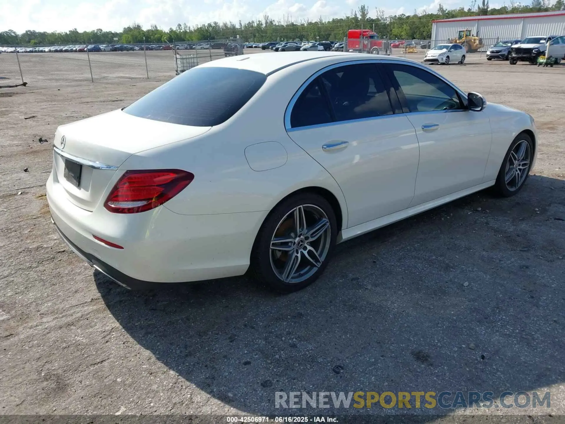 4 fotografías del automóvil dañado WDDZF8DB4LA742910 MERCEDES-BENZ E 350 2020