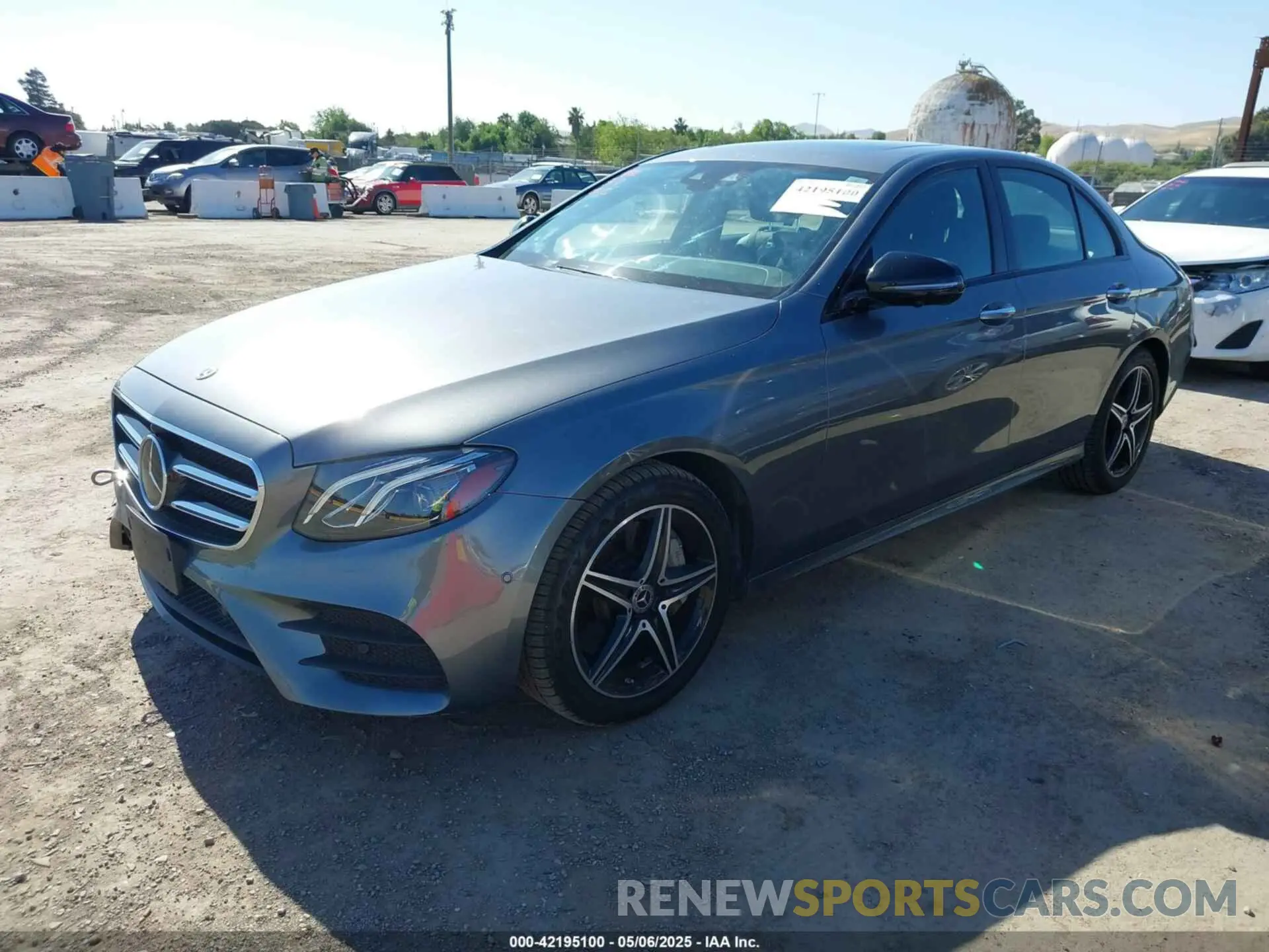 2 fotografías del automóvil dañado WDDZF8DB6LA753035 MERCEDES-BENZ E 350 2020