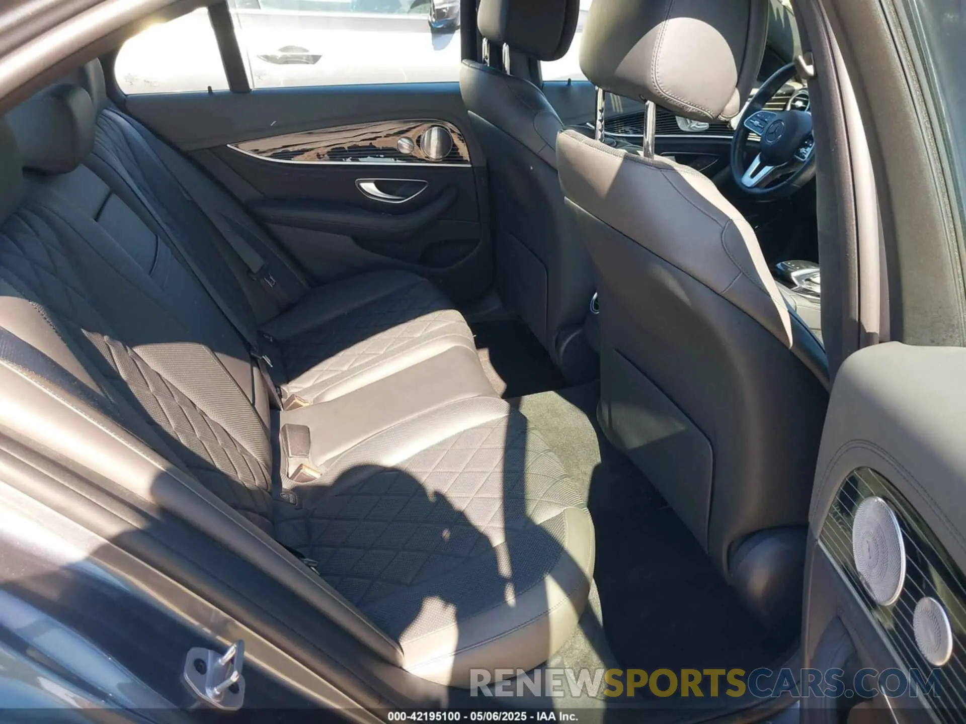 8 fotografías del automóvil dañado WDDZF8DB6LA753035 MERCEDES-BENZ E 350 2020