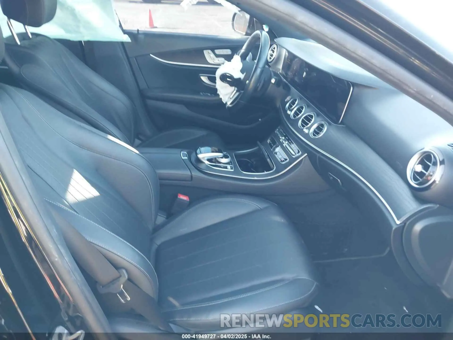 5 fotografías del automóvil dañado WDDZF8DB7LA712123 MERCEDES-BENZ E 350 2020