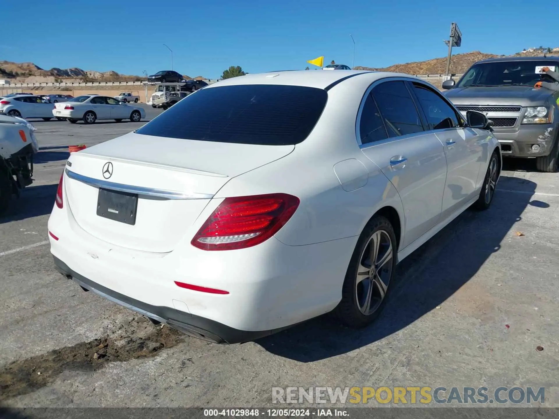4 fotografías del automóvil dañado WDDZF8DB9LA711135 MERCEDES-BENZ E 350 2020