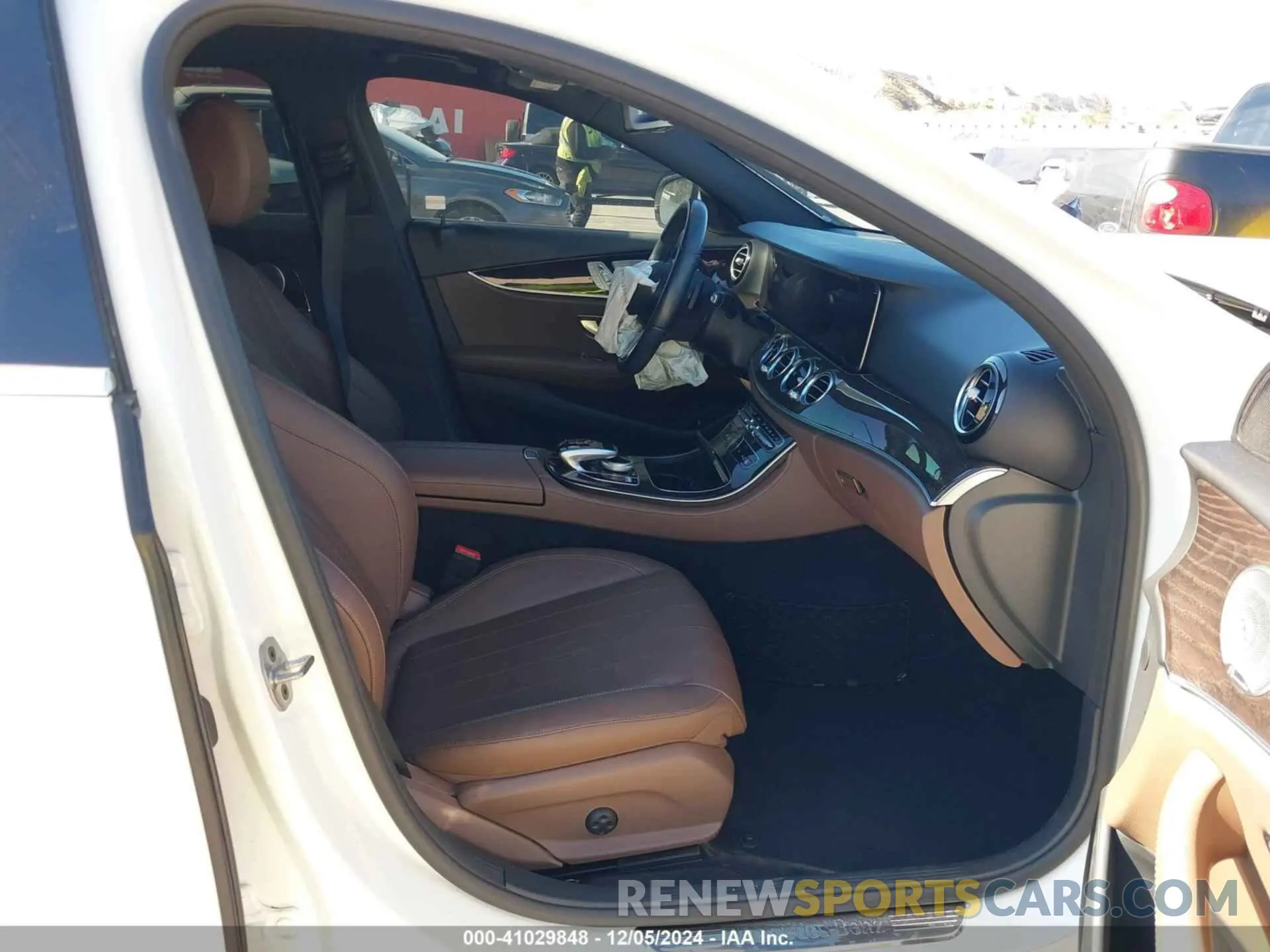 5 fotografías del automóvil dañado WDDZF8DB9LA711135 MERCEDES-BENZ E 350 2020